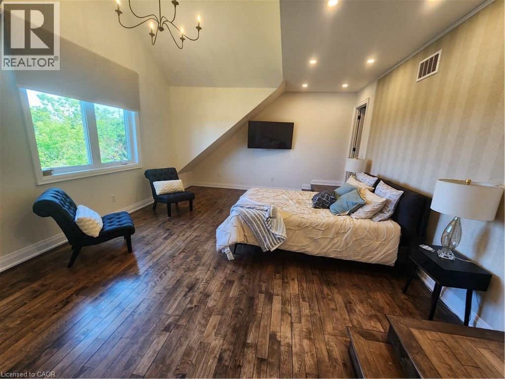 2019 Dundas Street, Burlington, Ontario  L7P 0S8 - Photo 18 - 40777371