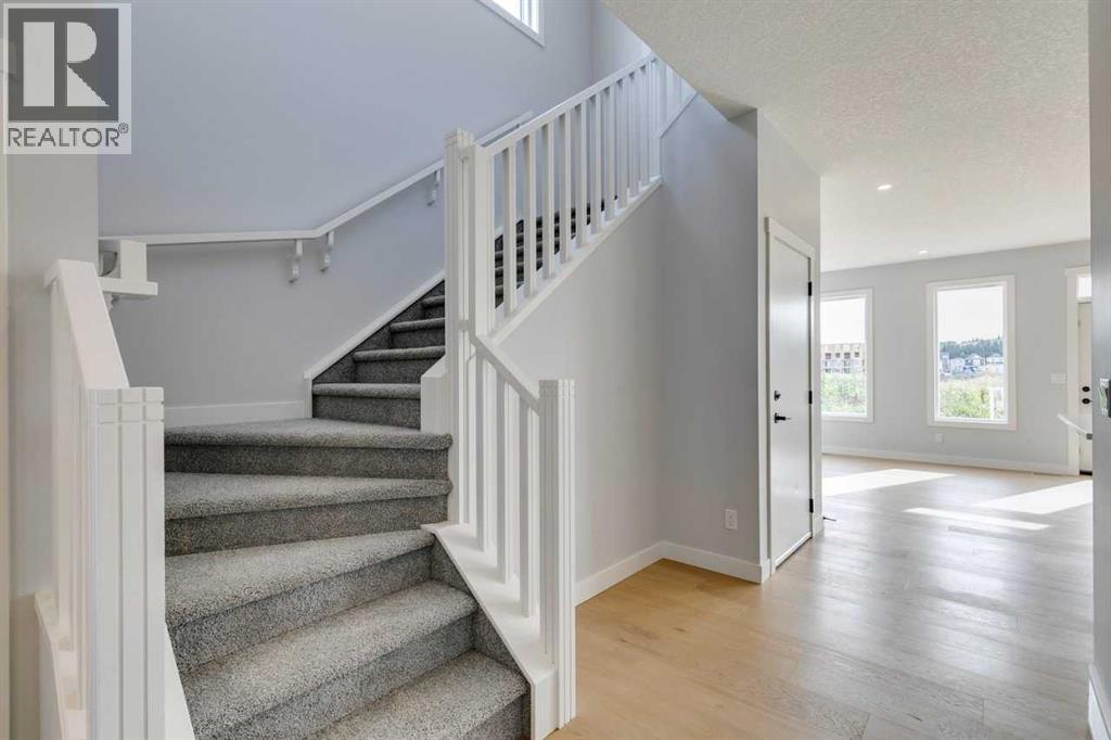 31 Creekstone Green Sw, Calgary, Alberta  T0L 0X0 - Photo 6 - A2242618