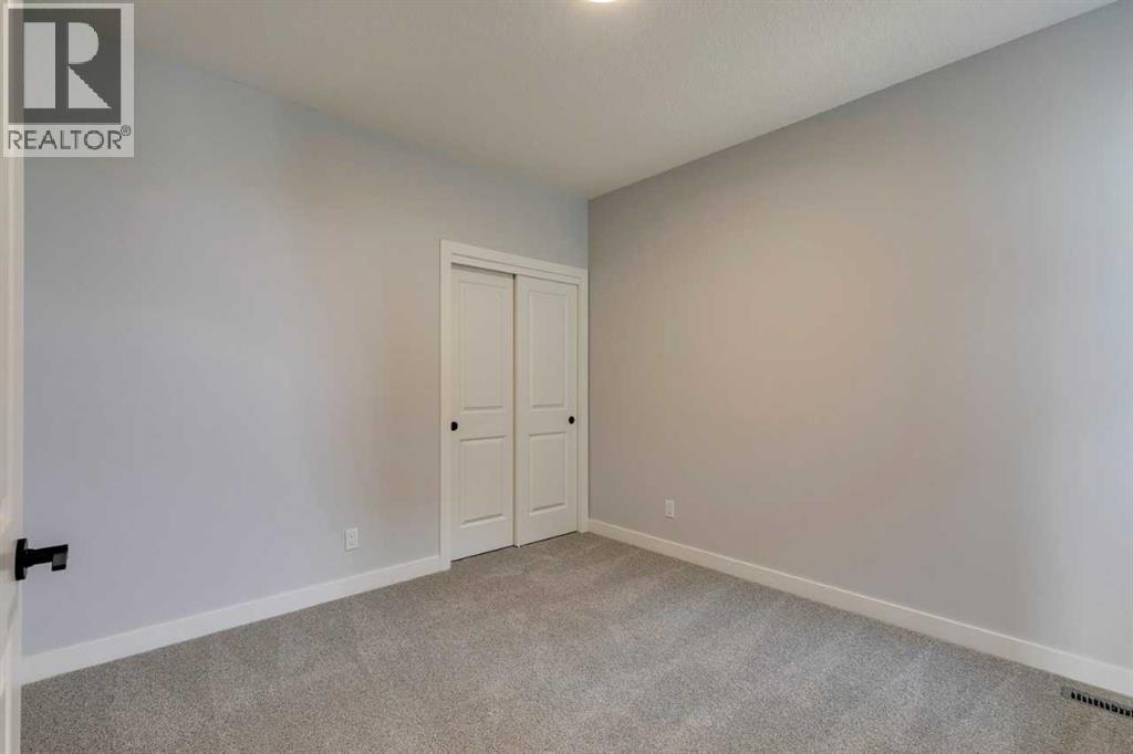 31 Creekstone Green Sw, Calgary, Alberta  T0L 0X0 - Photo 7 - A2242618