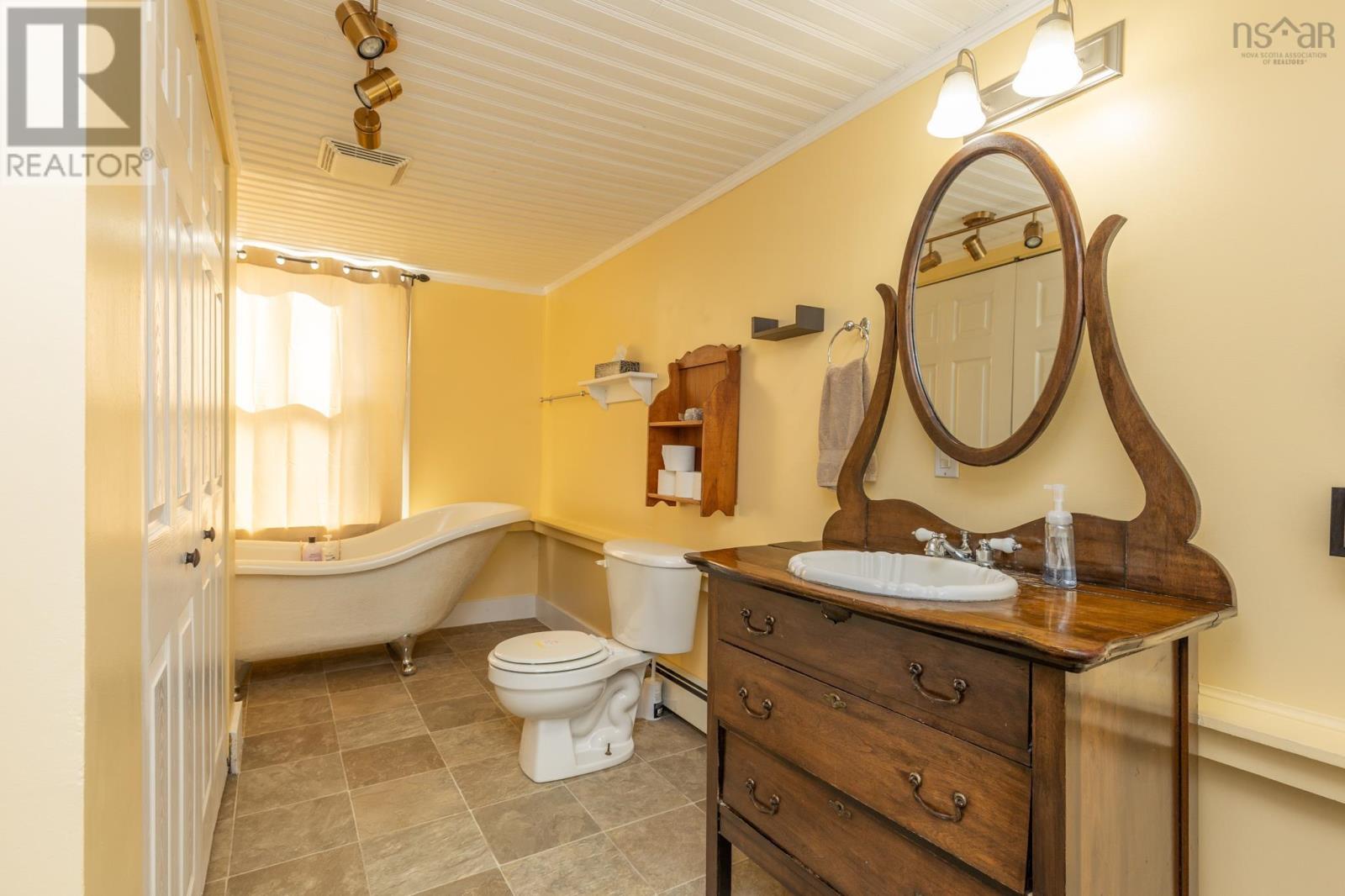 47 Lakeside Road, Hebron, Nova Scotia  B5A 5K4 - Photo 17 - 202525421