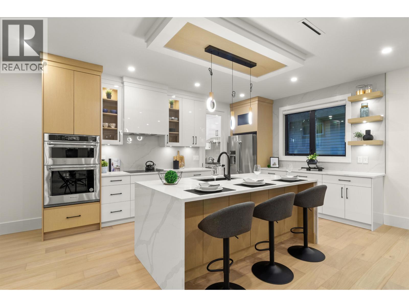 970 Laurel Court, Coquitlam, British Columbia  V3C 5M1 - Photo 4 - R3056408
