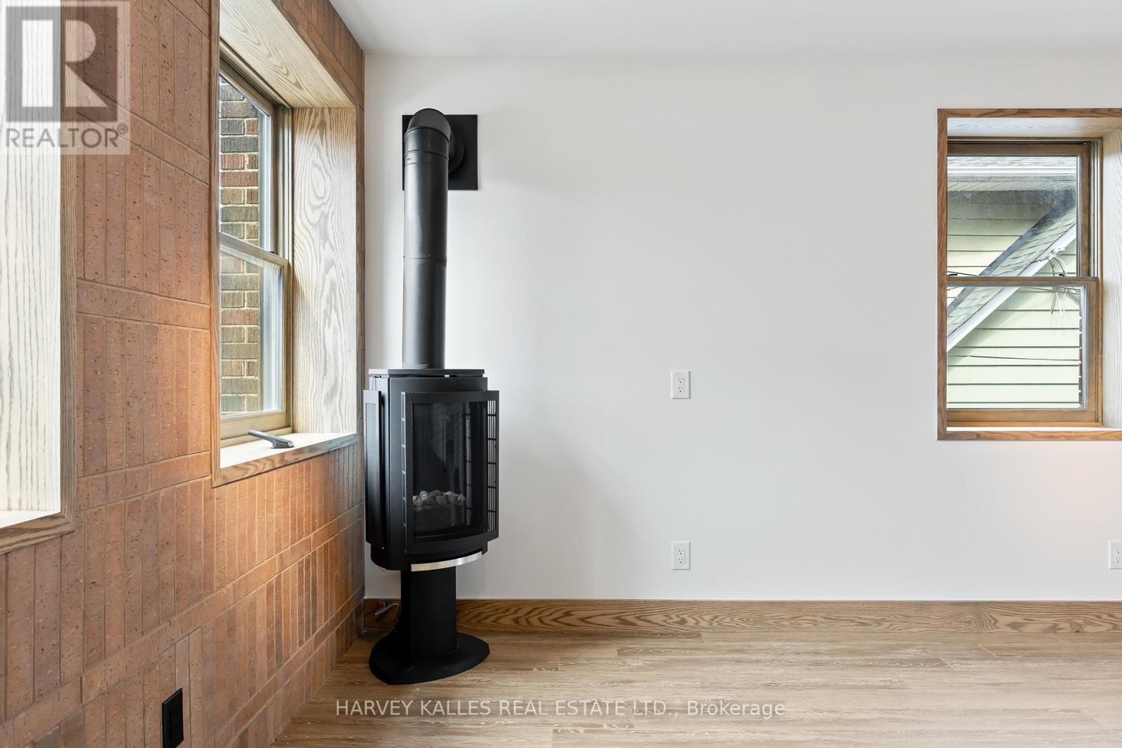 2 - 663 Greenwood Avenue, Toronto, Ontario  M4J 4B3 - Photo 14 - E12449147