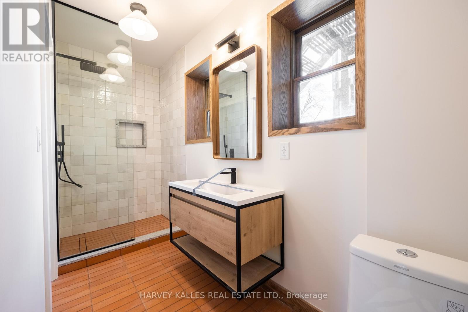 2 - 663 Greenwood Avenue, Toronto, Ontario  M4J 4B3 - Photo 22 - E12449147