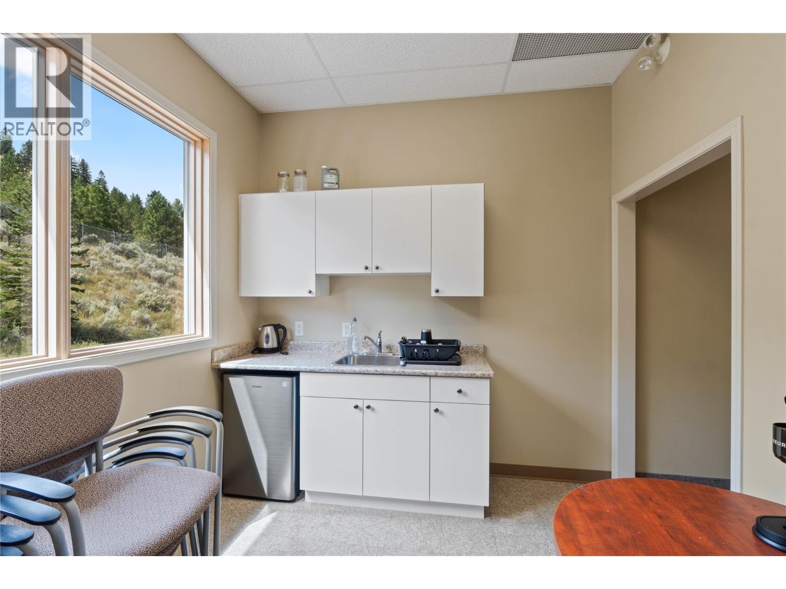 970 Mcmaster Way Unit# 106, Kamloops, British Columbia  V2H 1T7 - Photo 6 - 10365305