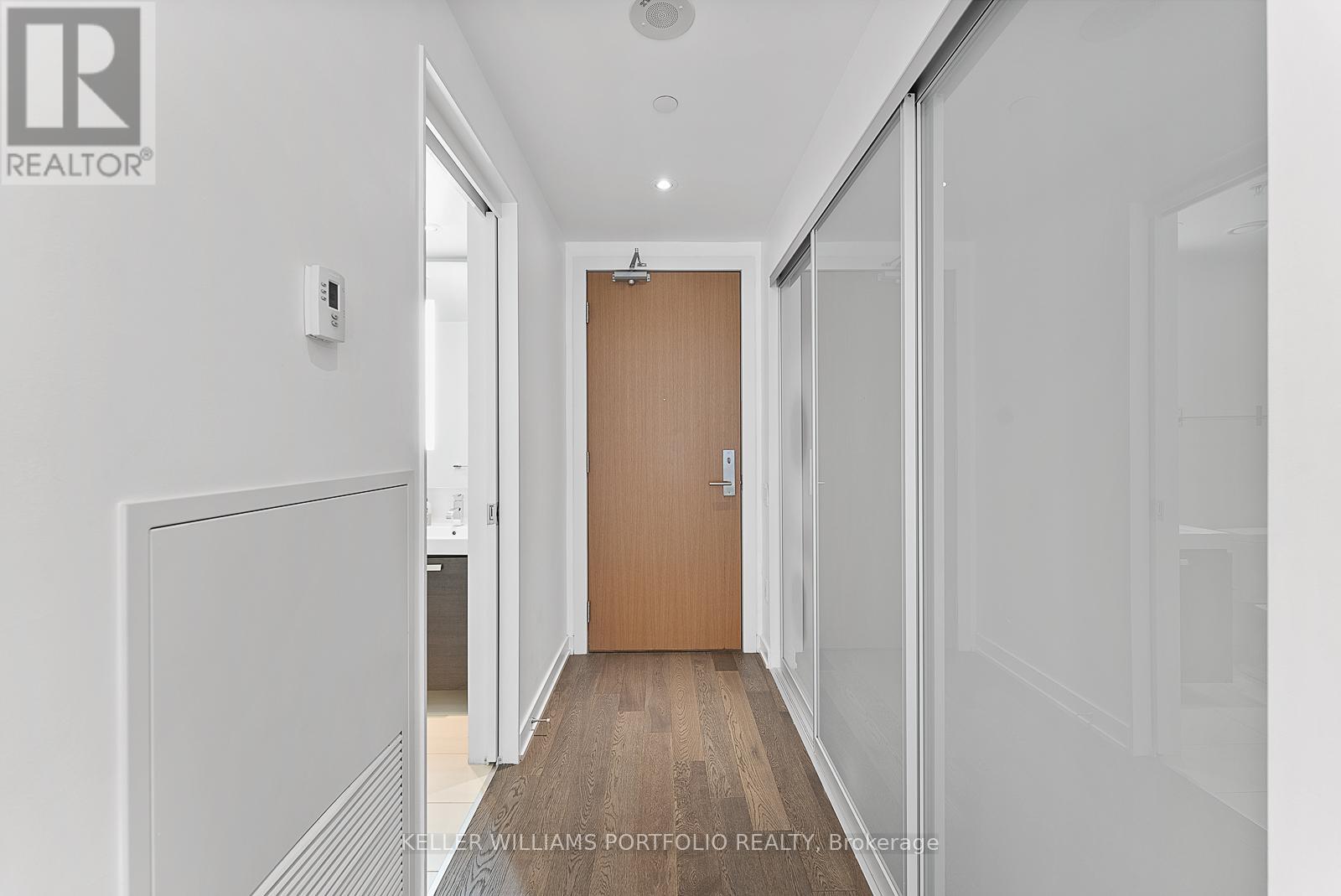 303 - 38 Stewart Street, Toronto, Ontario  M5V 0H1 - Photo 5 - C12451709