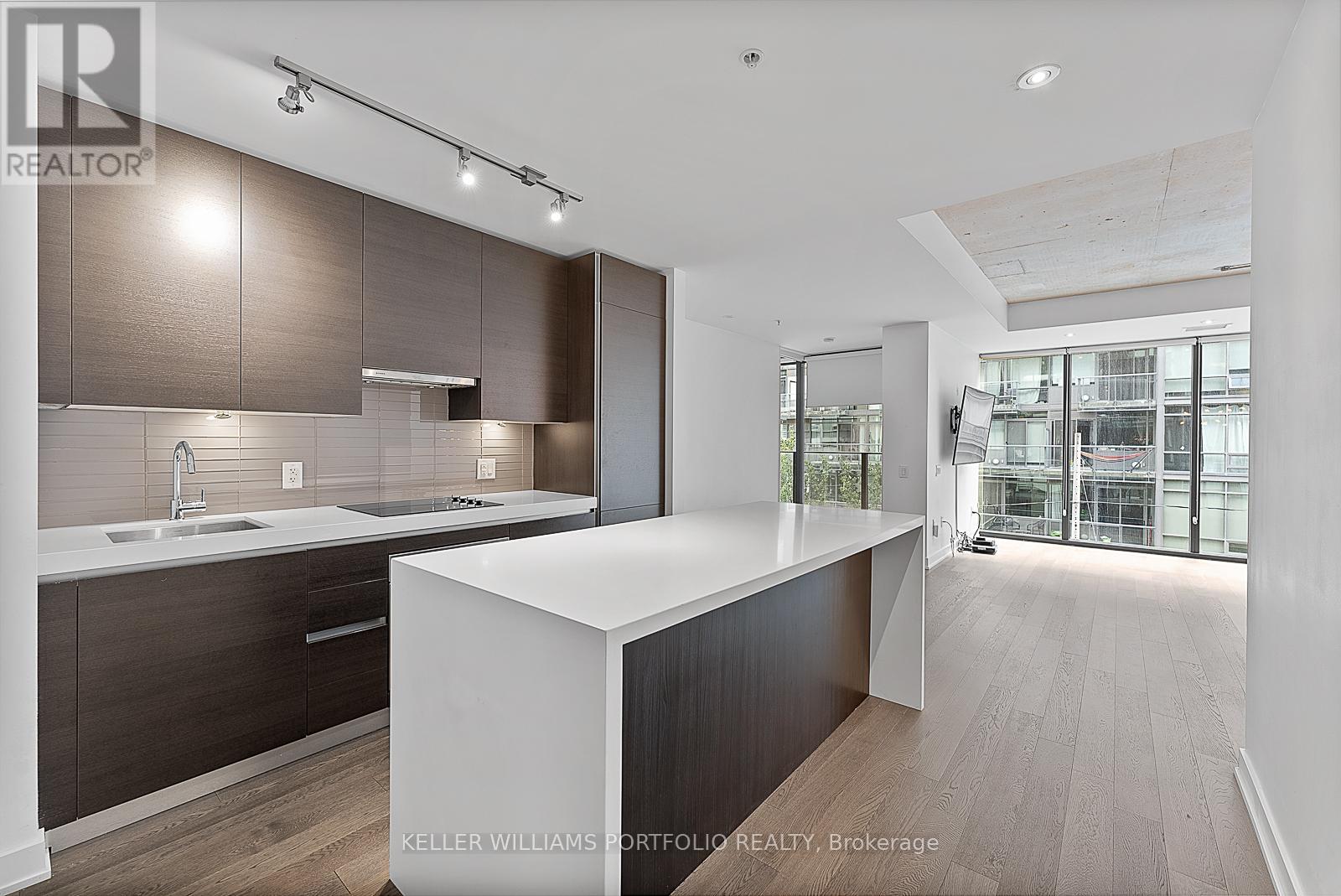 303 - 38 Stewart Street, Toronto, Ontario  M5V 0H1 - Photo 6 - C12451709