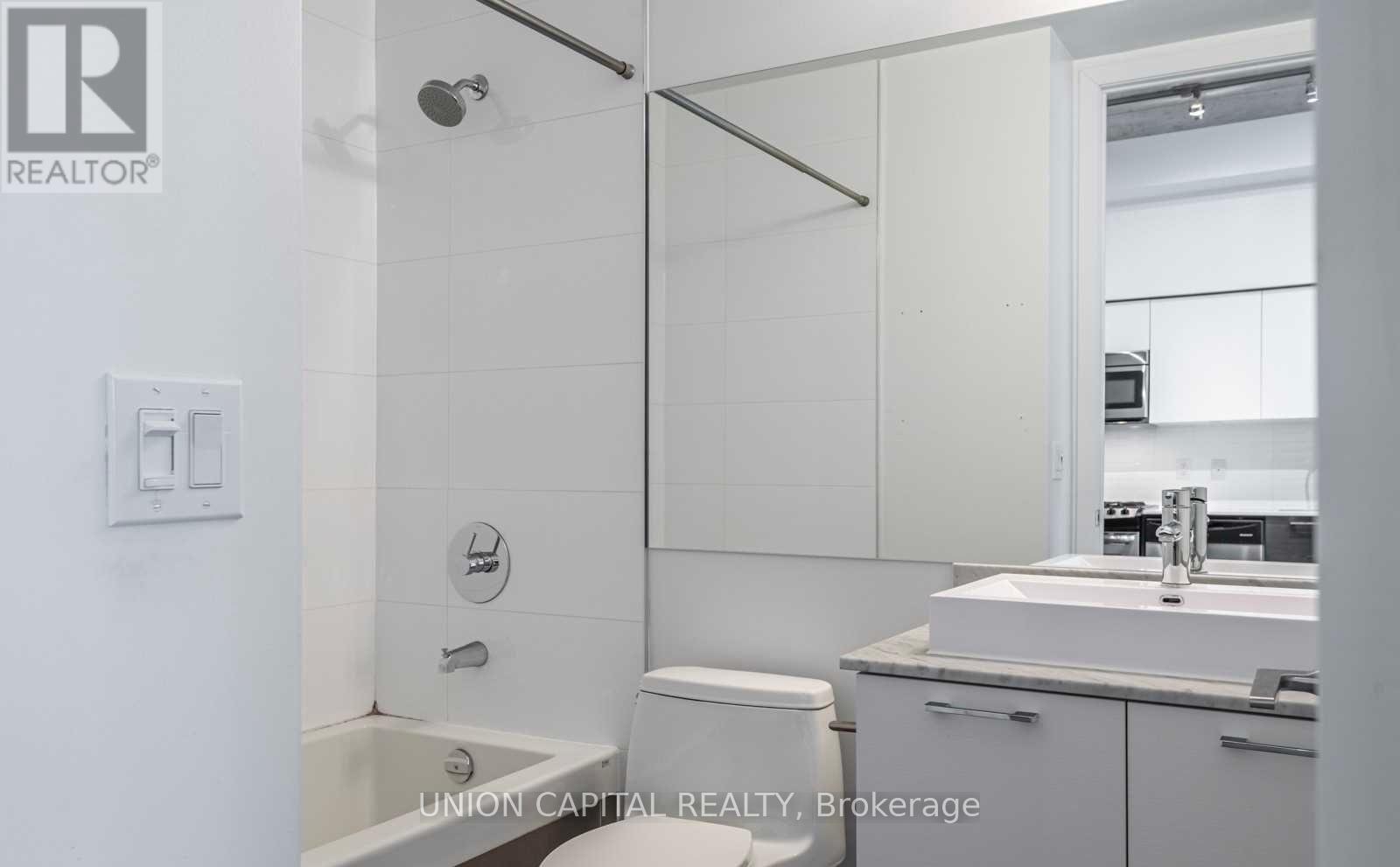816 - 399 Adelaide Street W, Toronto, Ontario  M5V 1S1 - Photo 10 - C12451721