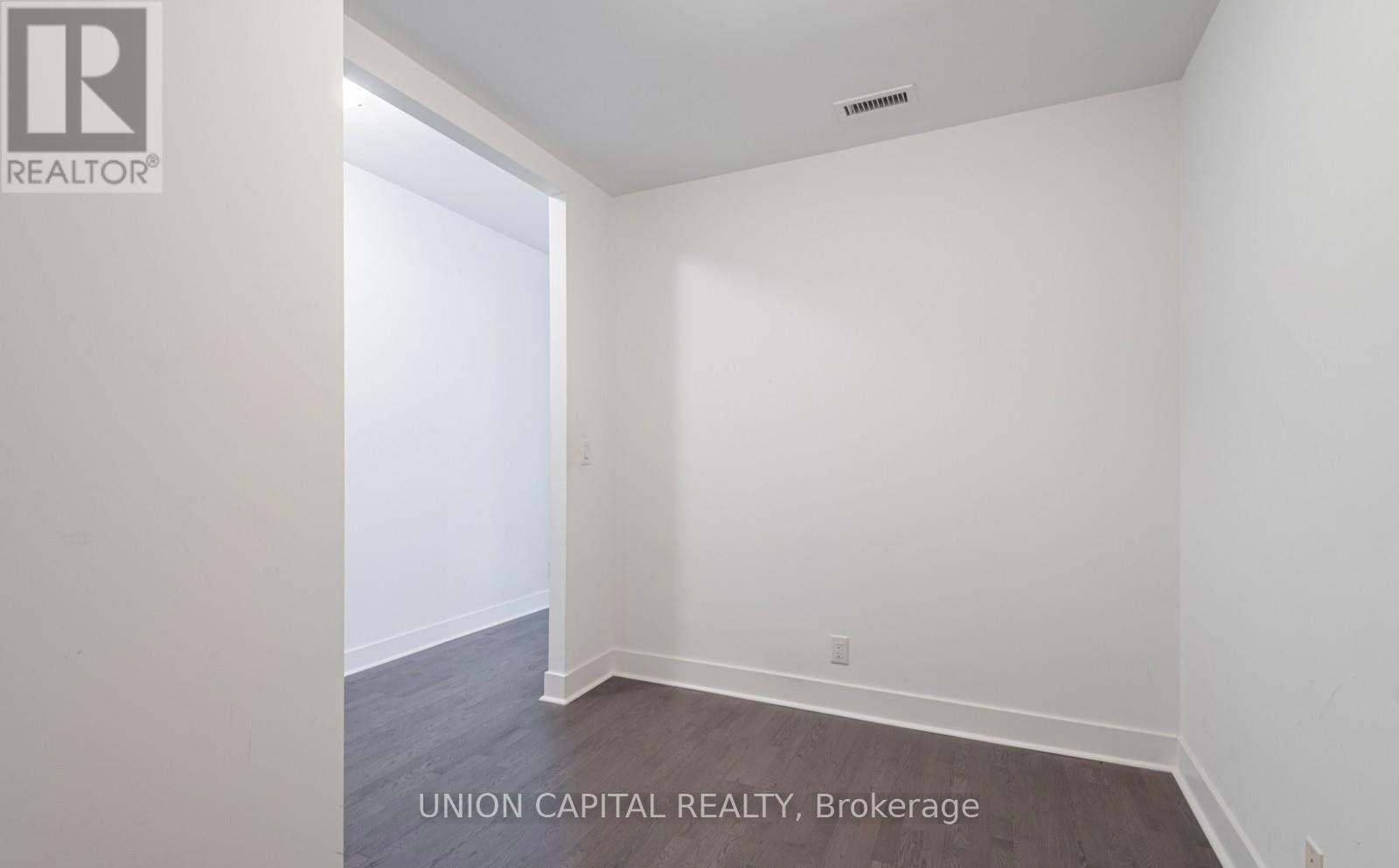 816 - 399 Adelaide Street W, Toronto, Ontario  M5V 1S1 - Photo 8 - C12451721