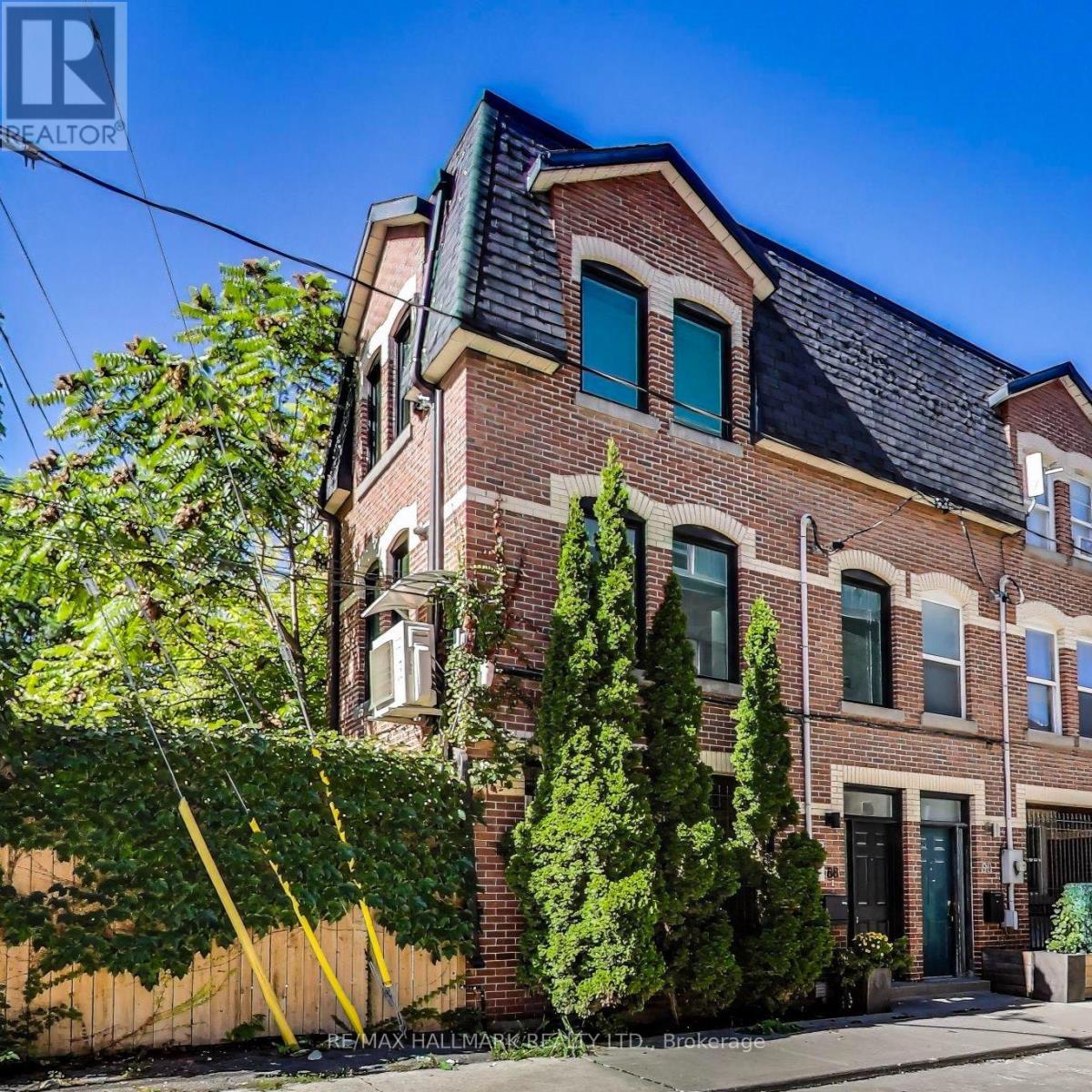 88 Poulett Street, Toronto, Ontario  M5A 1Z5 - Photo 2 - C12451728