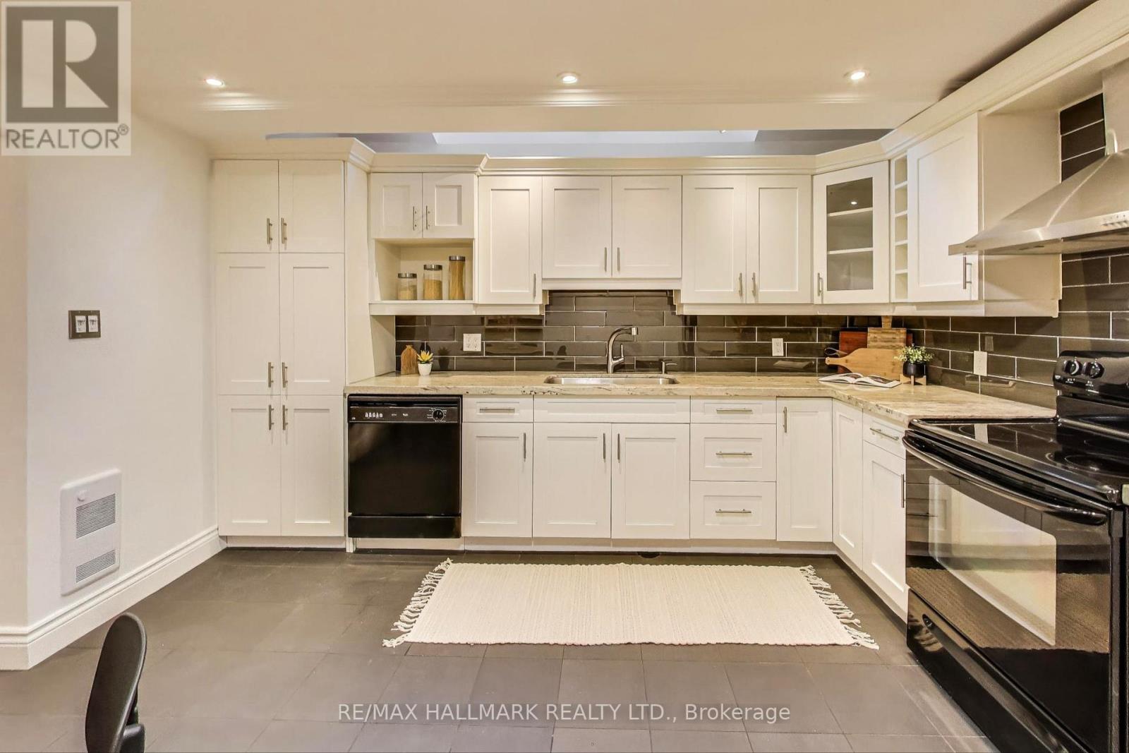 88 Poulett Street, Toronto, Ontario  M5A 1Z5 - Photo 7 - C12451728