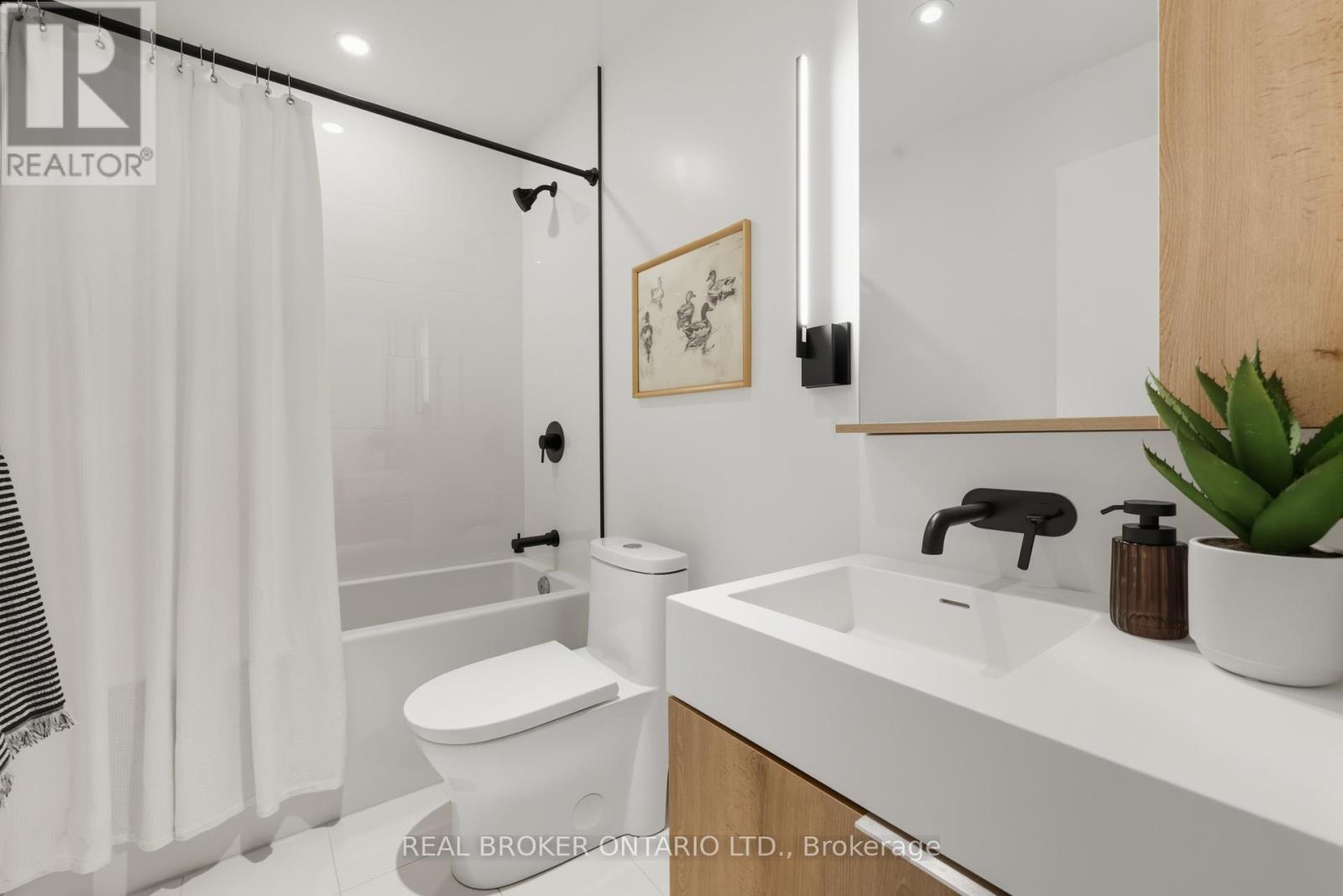 207 - 127 Broadway Avenue, Toronto, Ontario  M4P 1V4 - Photo 12 - C12451730