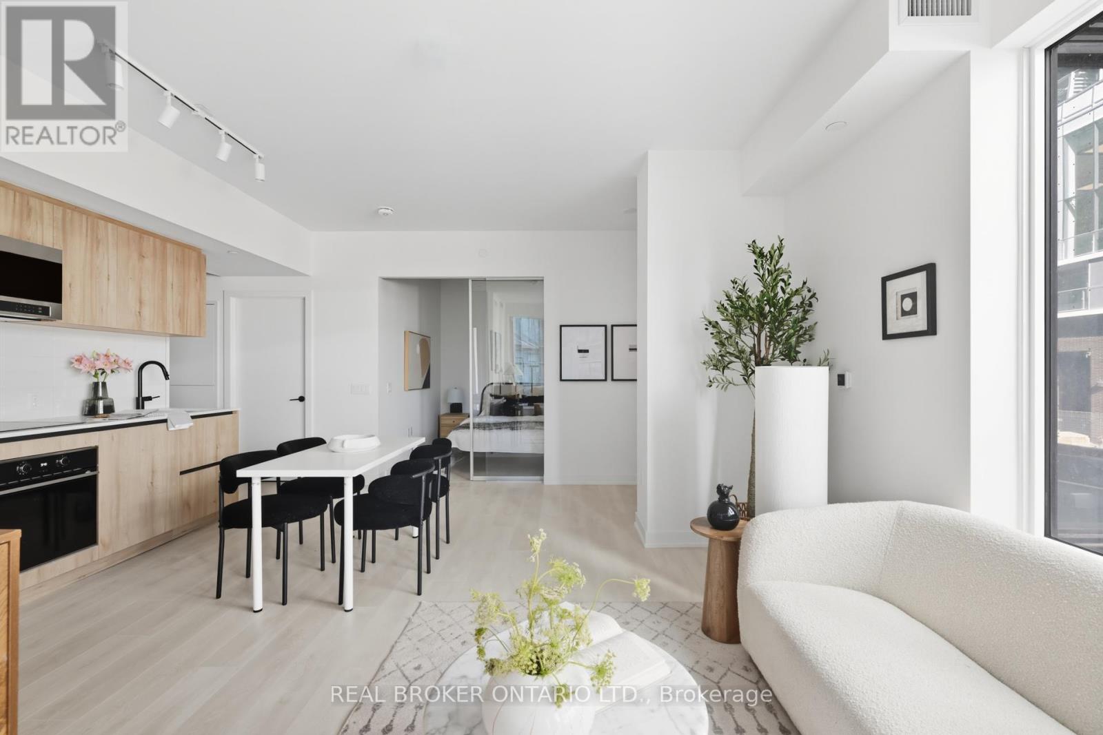 207 - 127 Broadway Avenue, Toronto, Ontario  M4P 1V4 - Photo 6 - C12451730