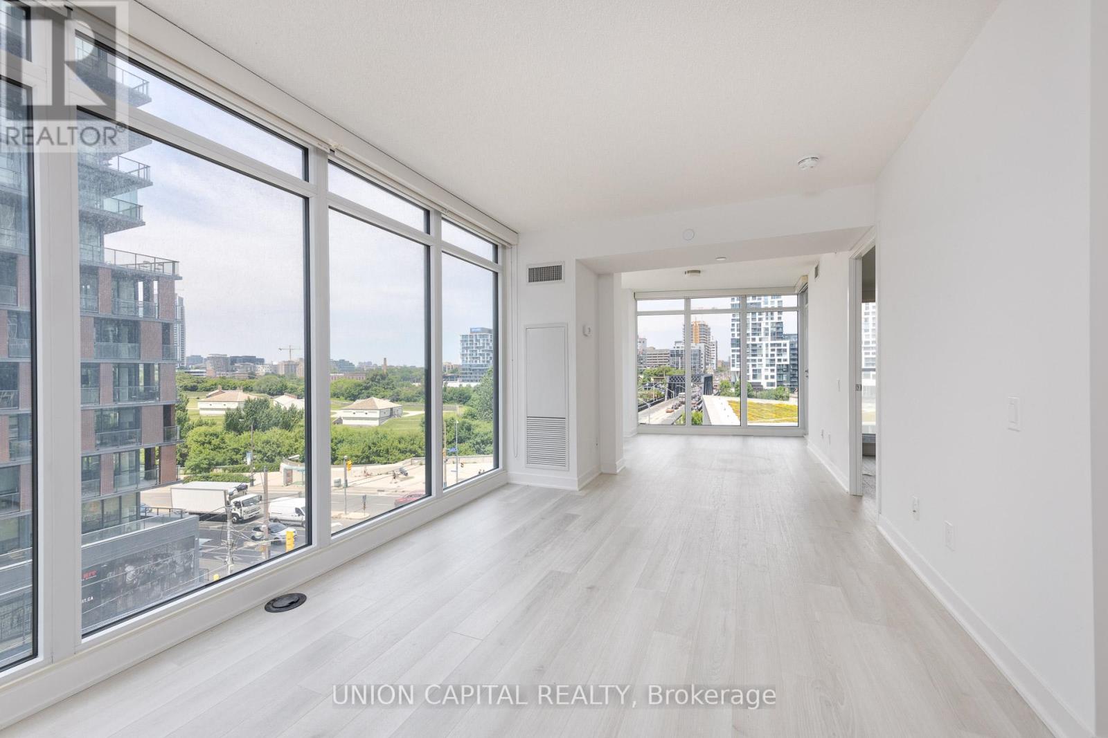 603 - 80 Queens Wharf Road, Toronto, Ontario  M5V 0J3 - Photo 8 - C12451731