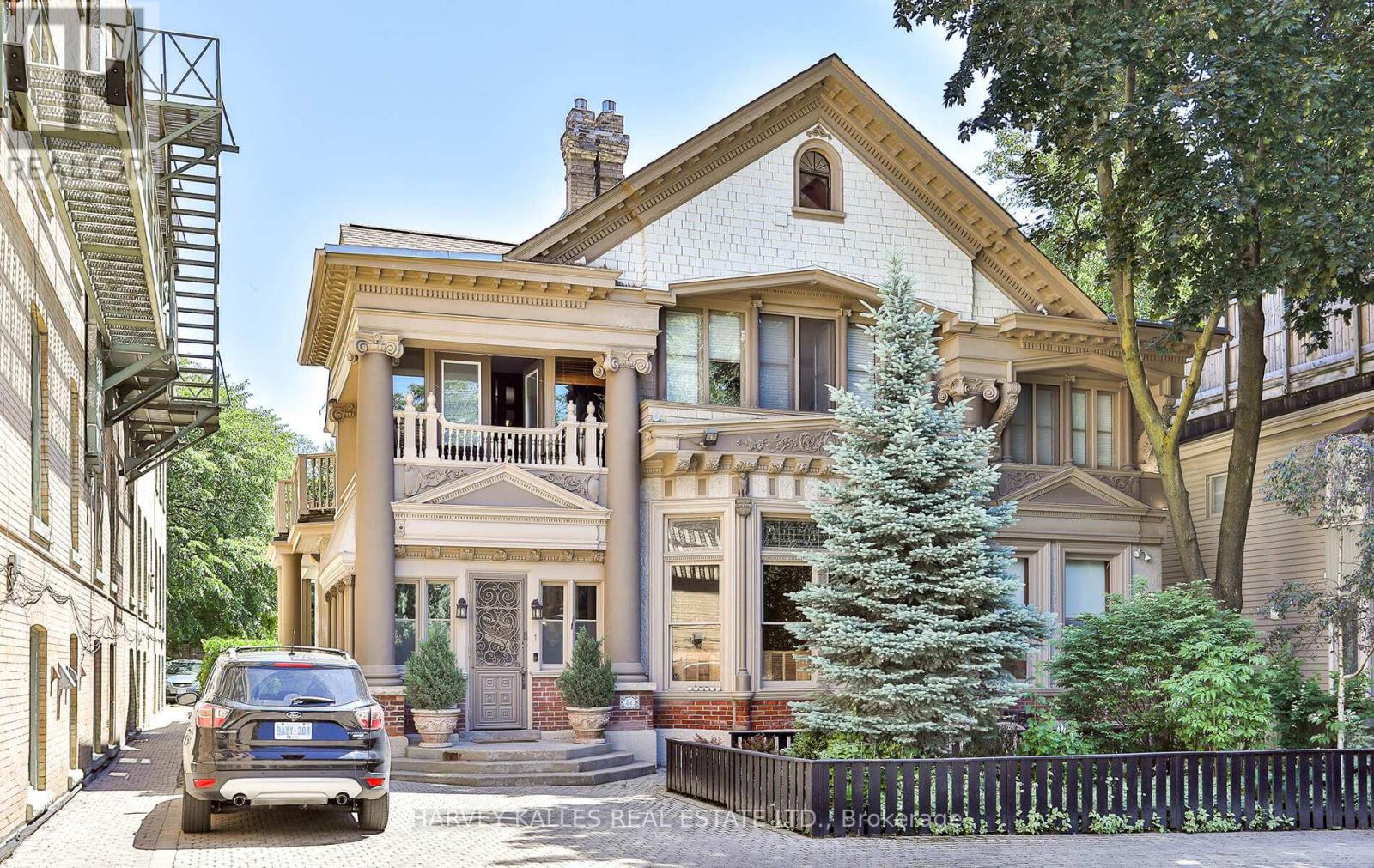 1 - 37 METCALFE STREET, Toronto, Ontario