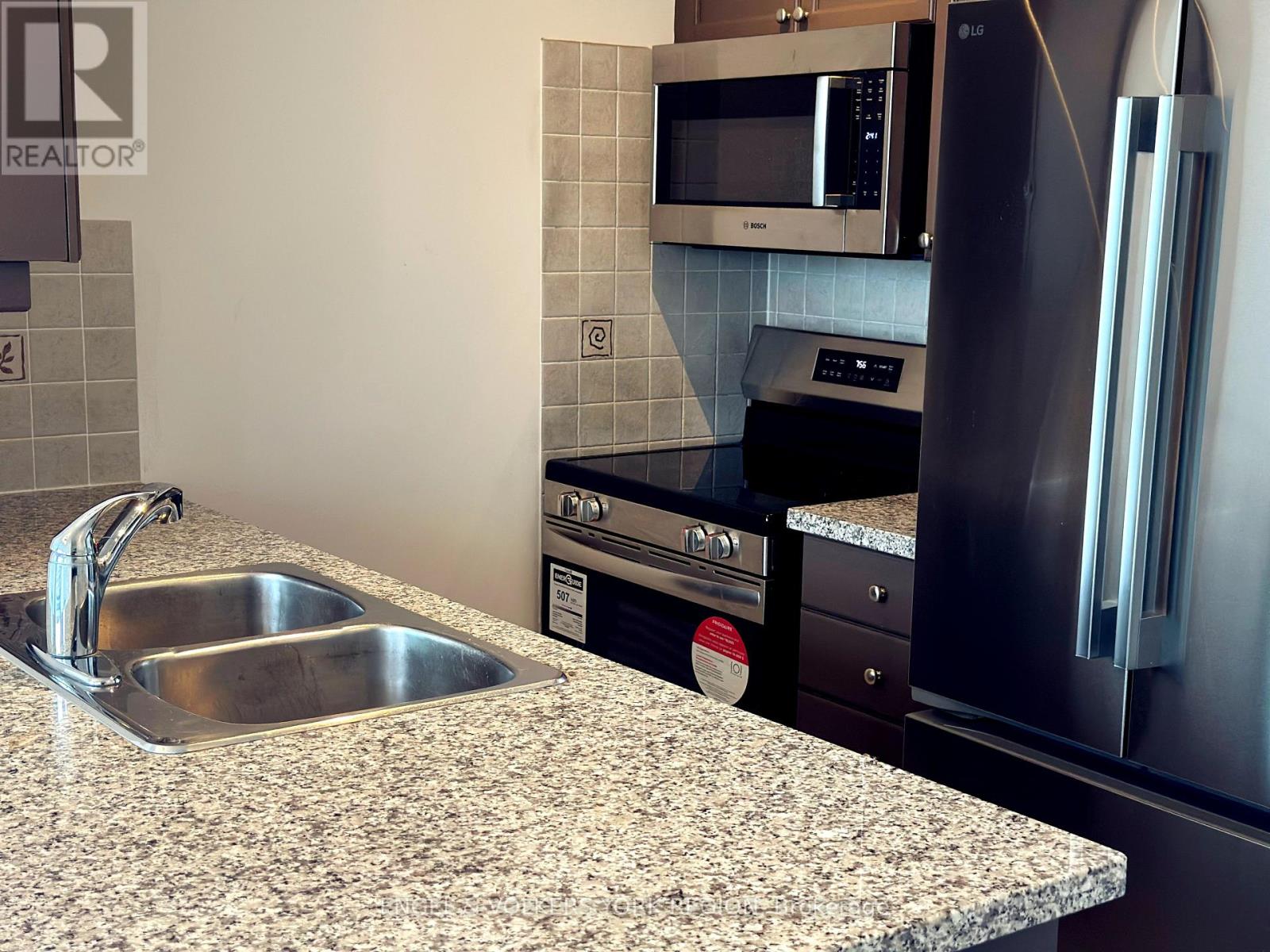 Ph14 - 15 Greenview Avenue, Toronto, Ontario  M2M 4M7 - Photo 7 - C12451762