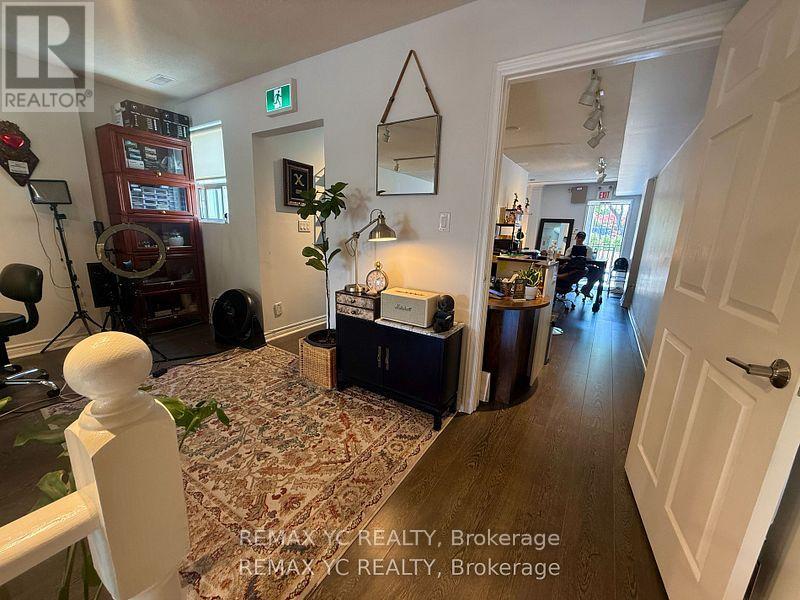 3334 A Yonge Street, Toronto, Ontario  M4N 2M4 - Photo 6 - C12451782