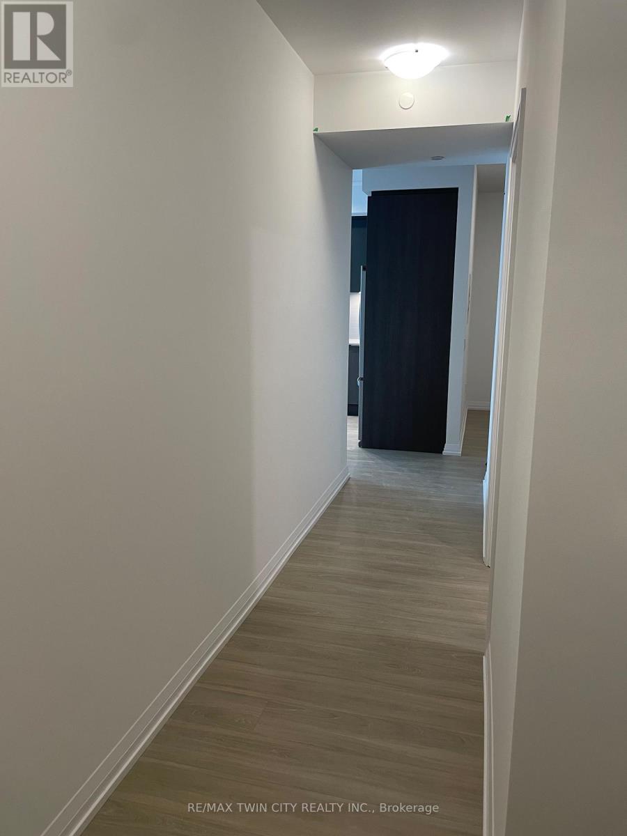 512 - 50 Dunfield Avenue, Toronto, Ontario  M4S 3A4 - Photo 2 - C12451792
