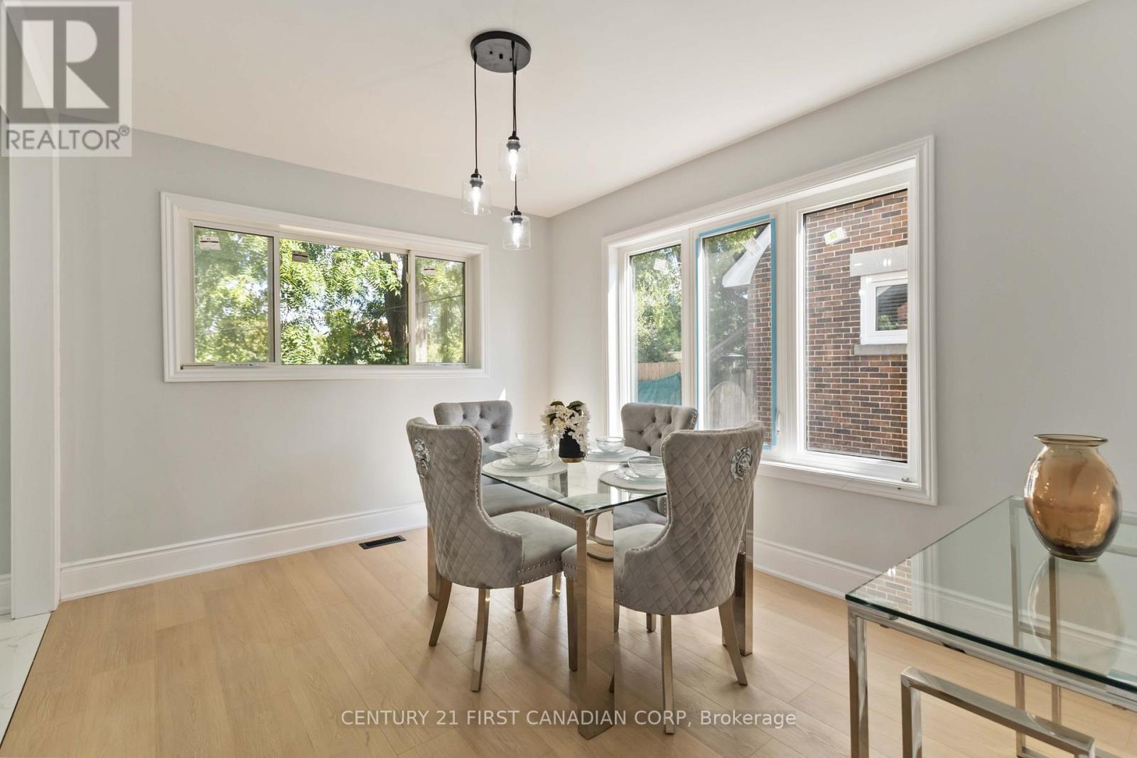 122 Windsor Crescent, London South (South F), Ontario  N6C 1V8 - Photo 7 - X12451830
