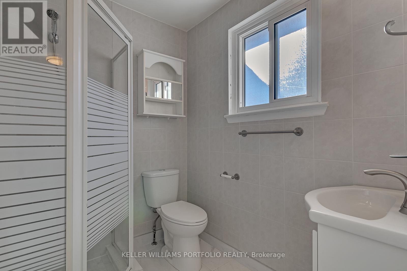 37 Banner Crescent, Ajax, Ontario  L1S 3S8 - Photo 12 - E12451715