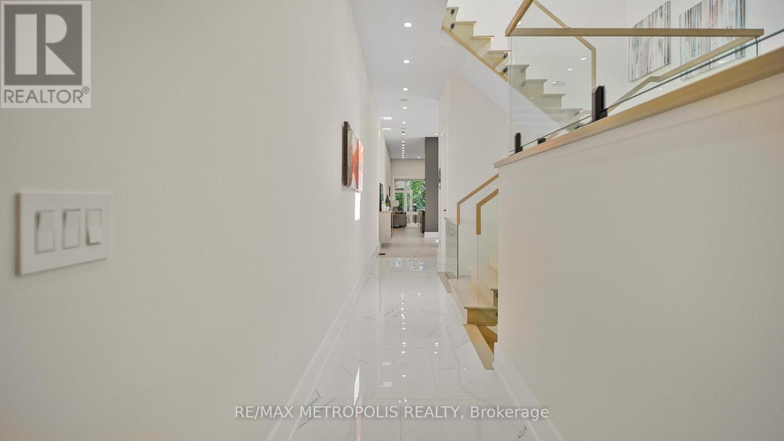 39 Kenworthy Avenue, Toronto, Ontario  M1L 3B1 - Photo 18 - E12451737