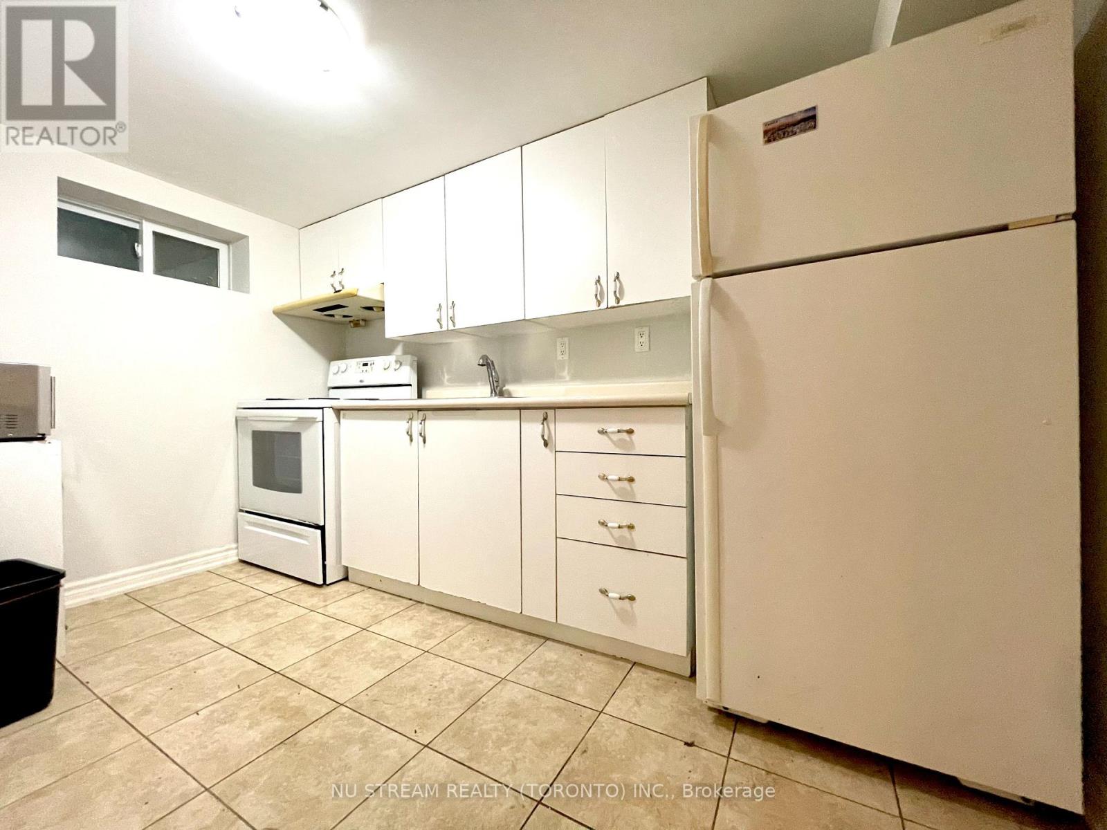 Bsmt - 28 Bushcroft Grove, Toronto, Ontario  M1S 3V9 - Photo 3 - E12451770