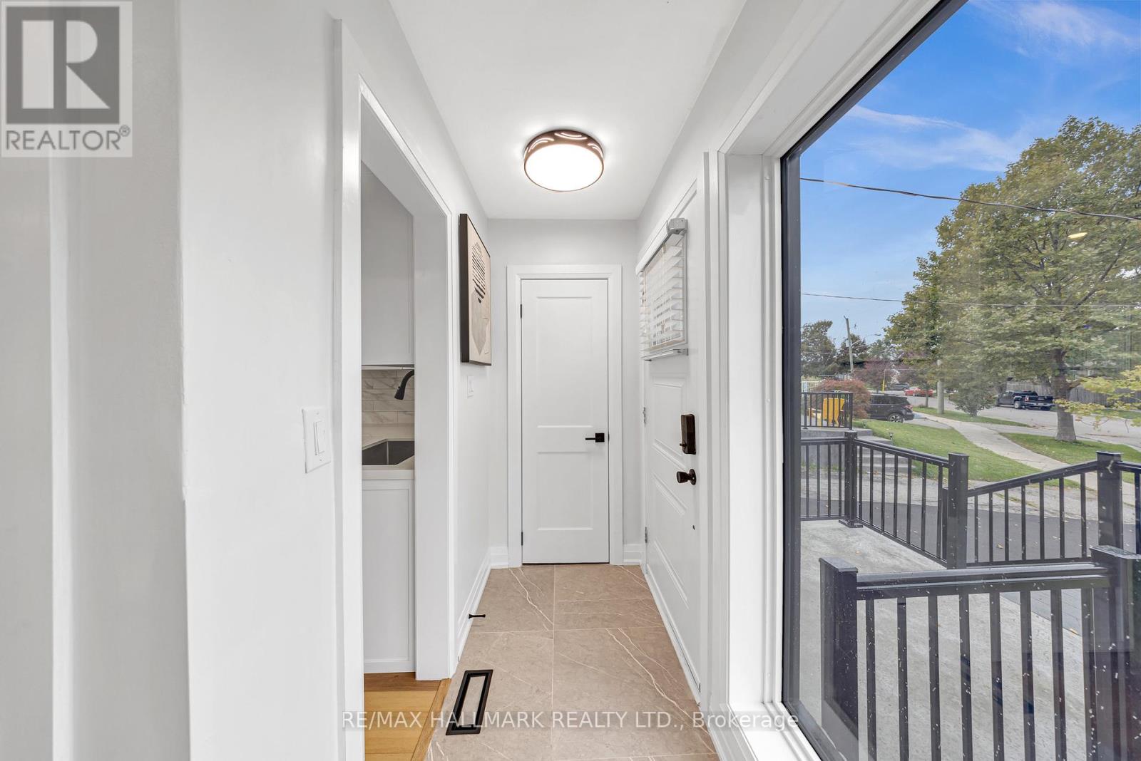 28 Huddleston Court, Toronto, Ontario  M1L 4L2 - Photo 6 - E12451780