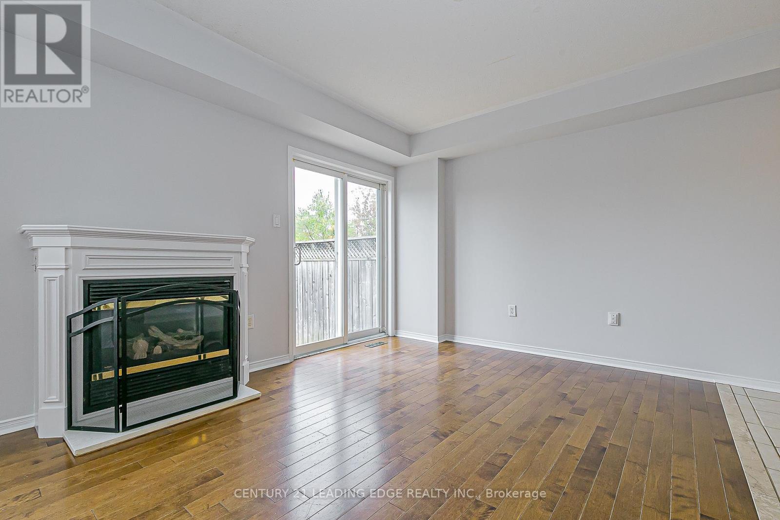 21 Lilly Mckeowan Crescent, East Gwillimbury (Mt Albert), Ontario  L0G 1M0 - Photo 16 - N12451736
