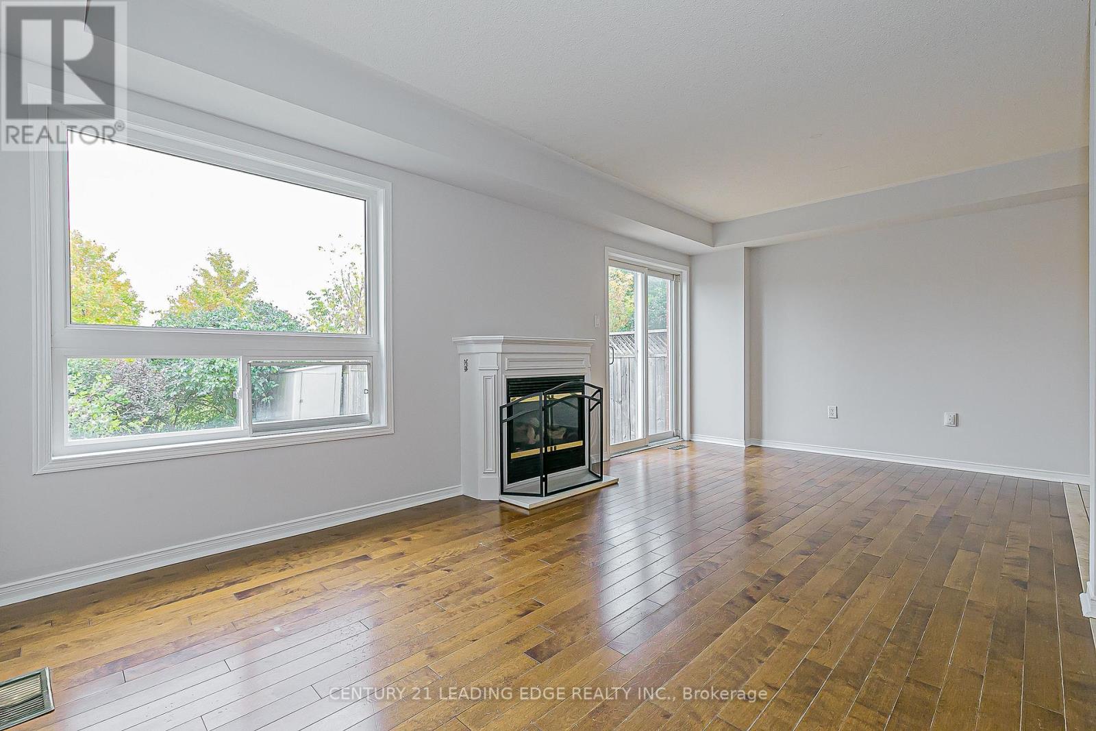 21 Lilly Mckeowan Crescent, East Gwillimbury (Mt Albert), Ontario  L0G 1M0 - Photo 18 - N12451736