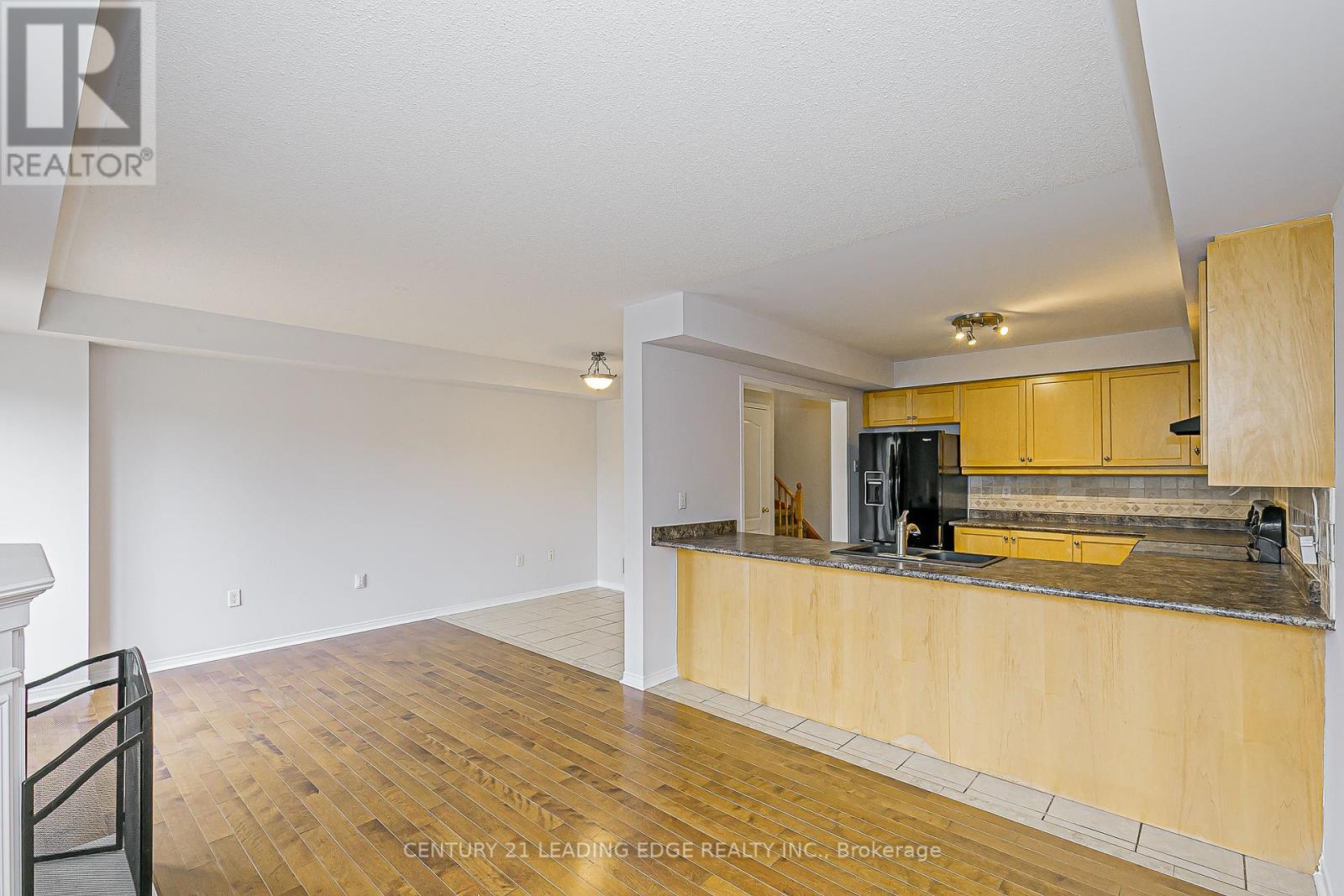 21 Lilly Mckeowan Crescent, East Gwillimbury (Mt Albert), Ontario  L0G 1M0 - Photo 19 - N12451736