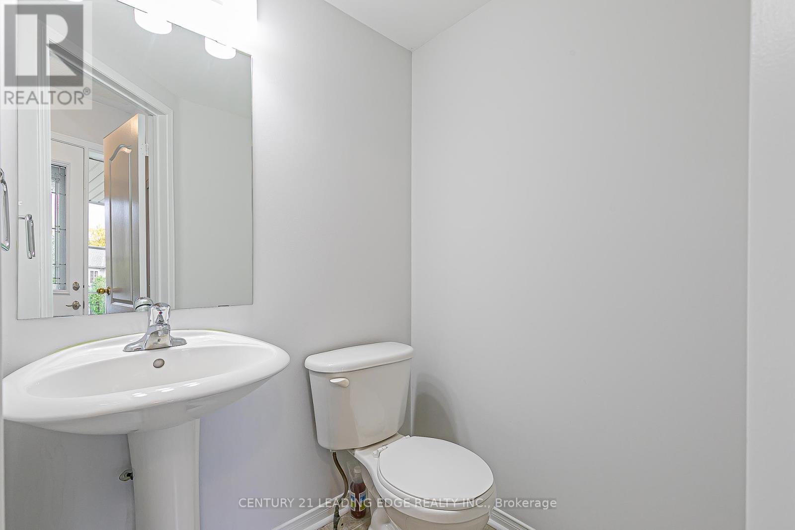 21 Lilly Mckeowan Crescent, East Gwillimbury (Mt Albert), Ontario  L0G 1M0 - Photo 20 - N12451736