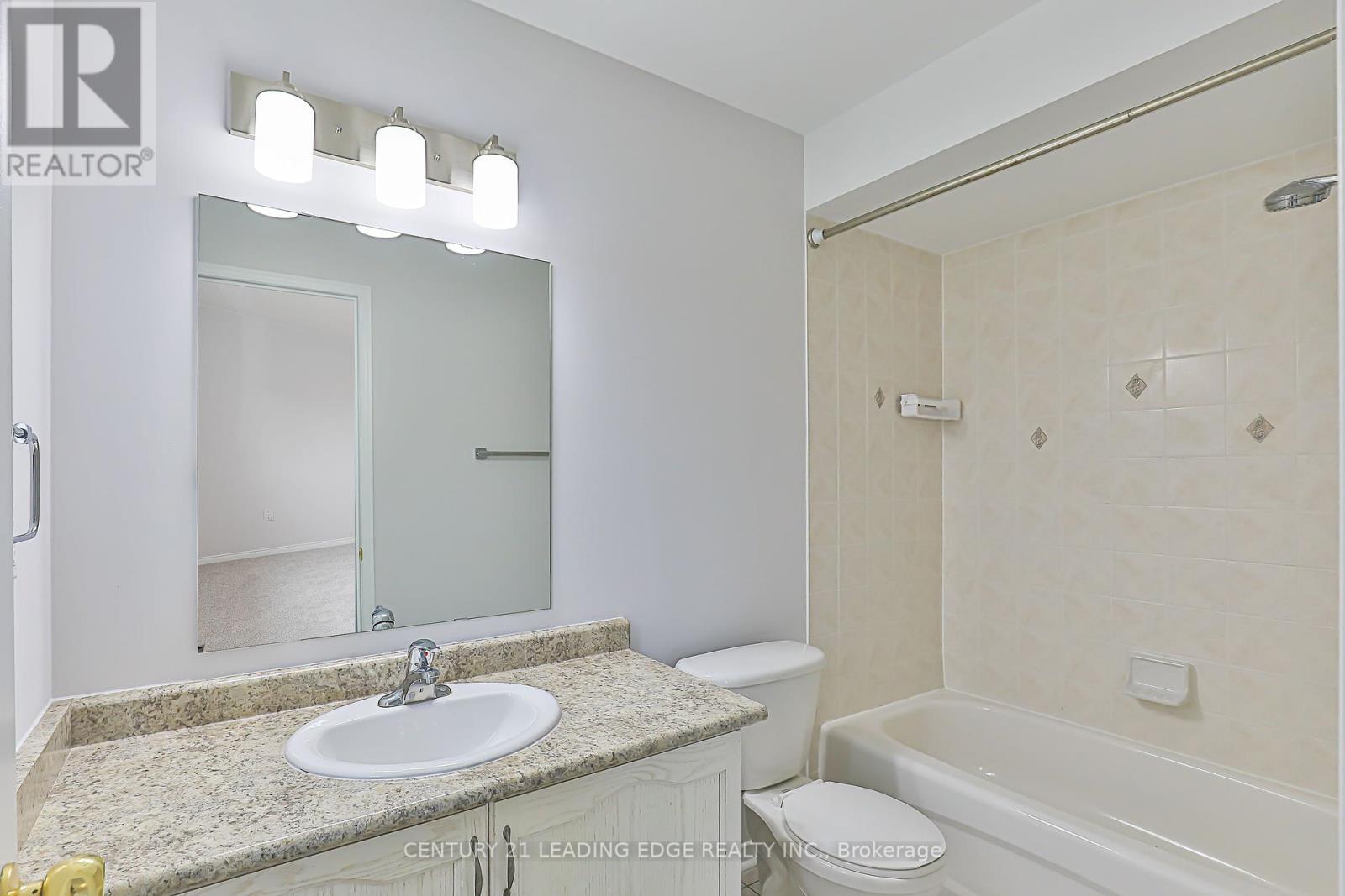 21 Lilly Mckeowan Crescent, East Gwillimbury (Mt Albert), Ontario  L0G 1M0 - Photo 27 - N12451736