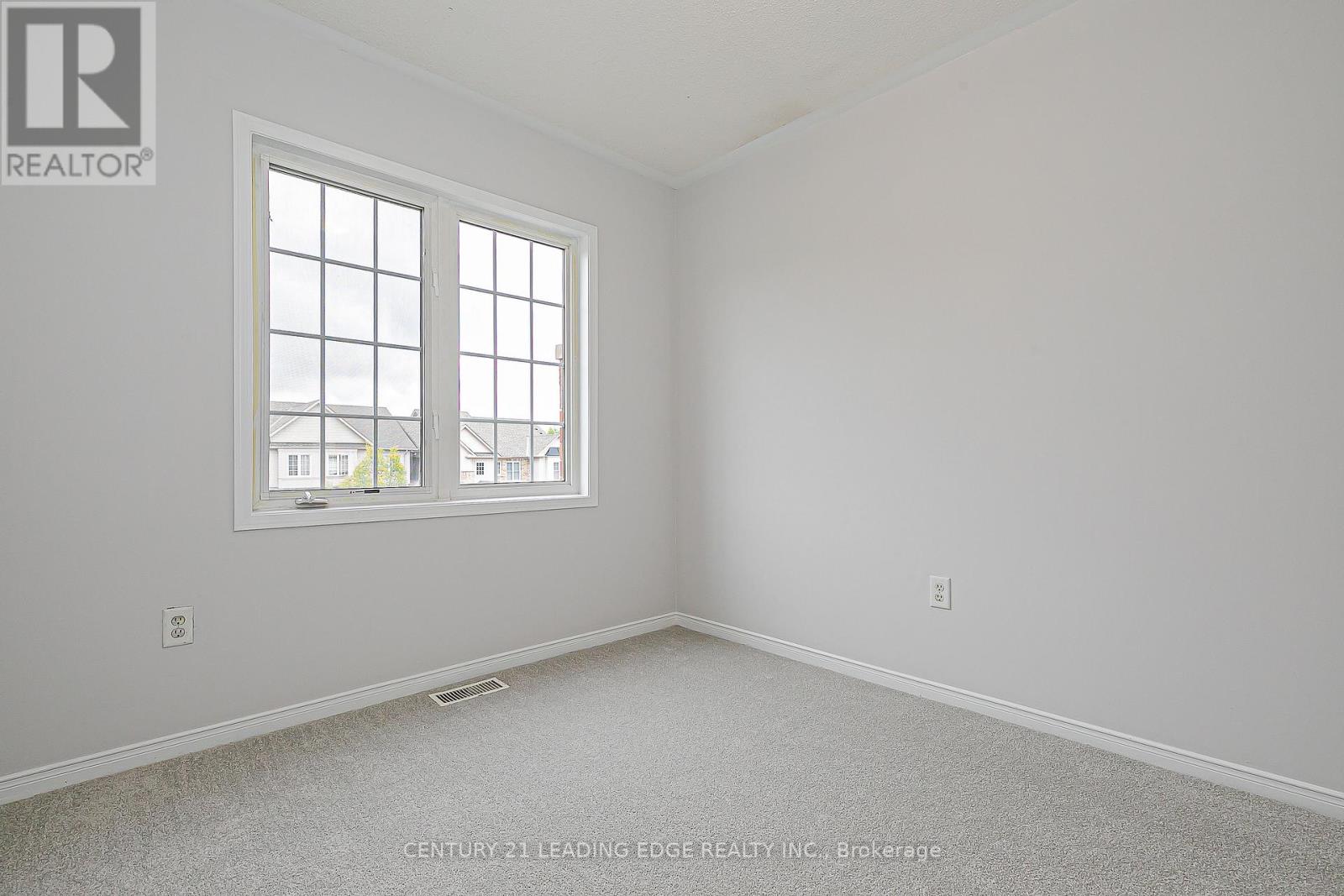 21 Lilly Mckeowan Crescent, East Gwillimbury (Mt Albert), Ontario  L0G 1M0 - Photo 32 - N12451736