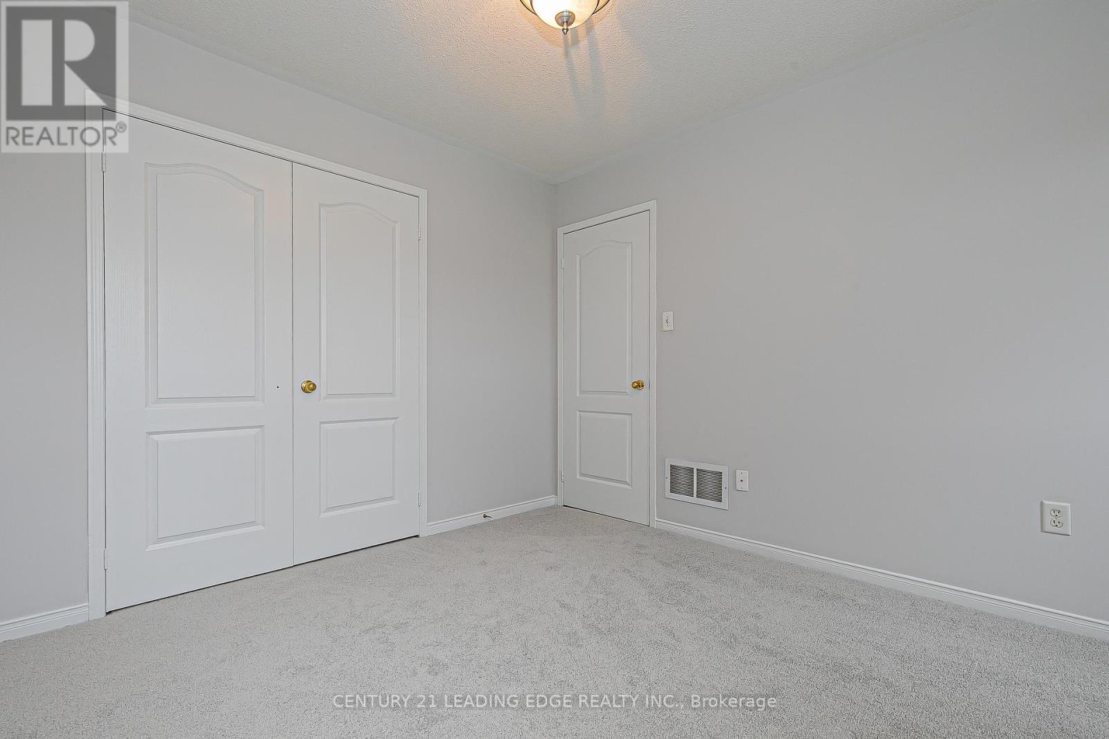 21 Lilly Mckeowan Crescent, East Gwillimbury (Mt Albert), Ontario  L0G 1M0 - Photo 33 - N12451736
