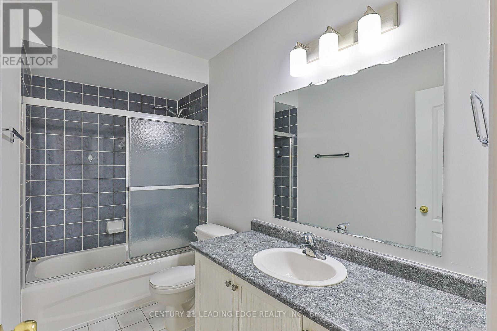 21 Lilly Mckeowan Crescent, East Gwillimbury (Mt Albert), Ontario  L0G 1M0 - Photo 37 - N12451736