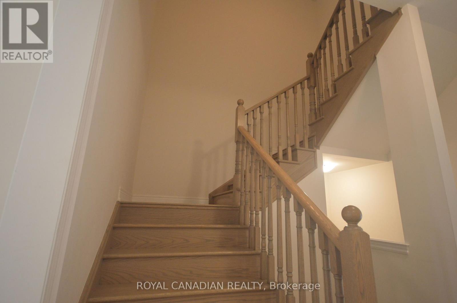 81 Settlers Crescent, Bradford West Gwillimbury, Ontario  L3Z 4N3 - Photo 10 - N12451743