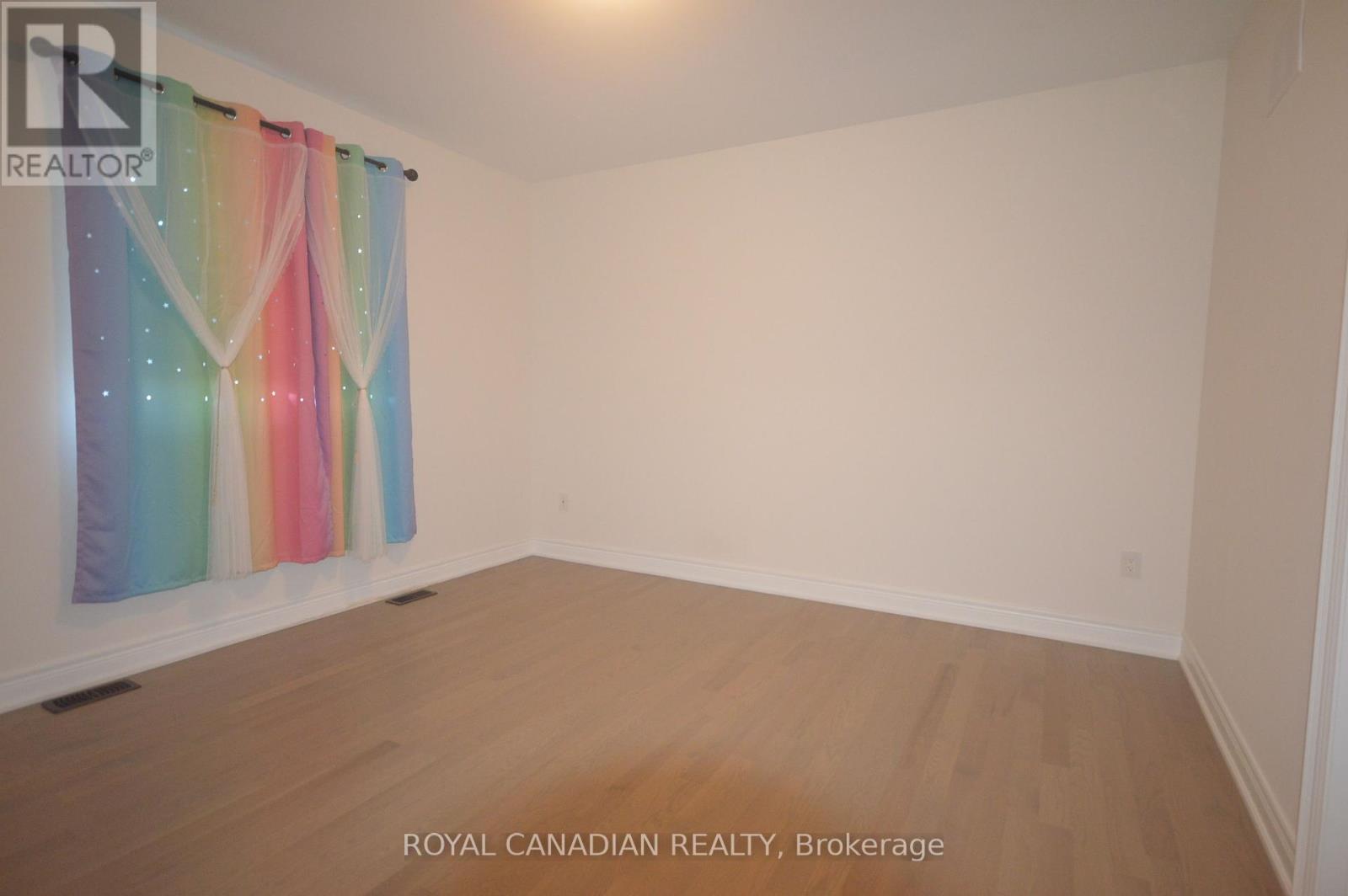 81 Settlers Crescent, Bradford West Gwillimbury, Ontario  L3Z 4N3 - Photo 19 - N12451743