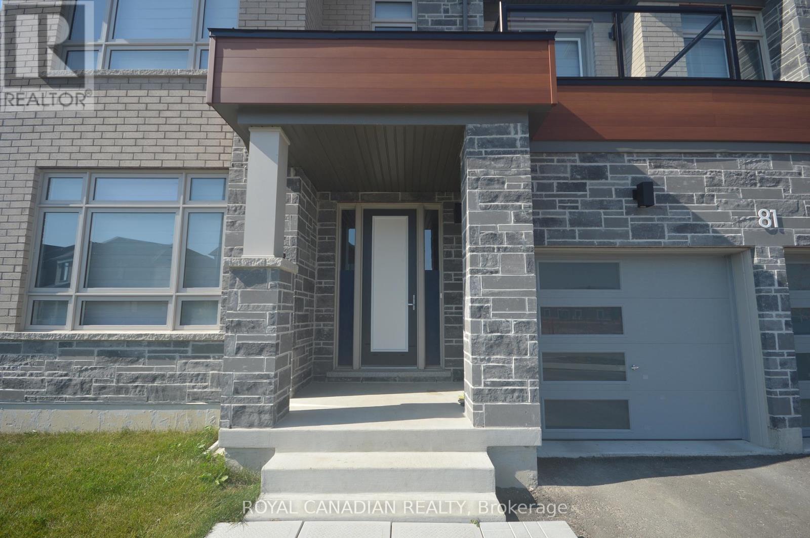81 Settlers Crescent, Bradford West Gwillimbury, Ontario  L3Z 4N3 - Photo 2 - N12451743