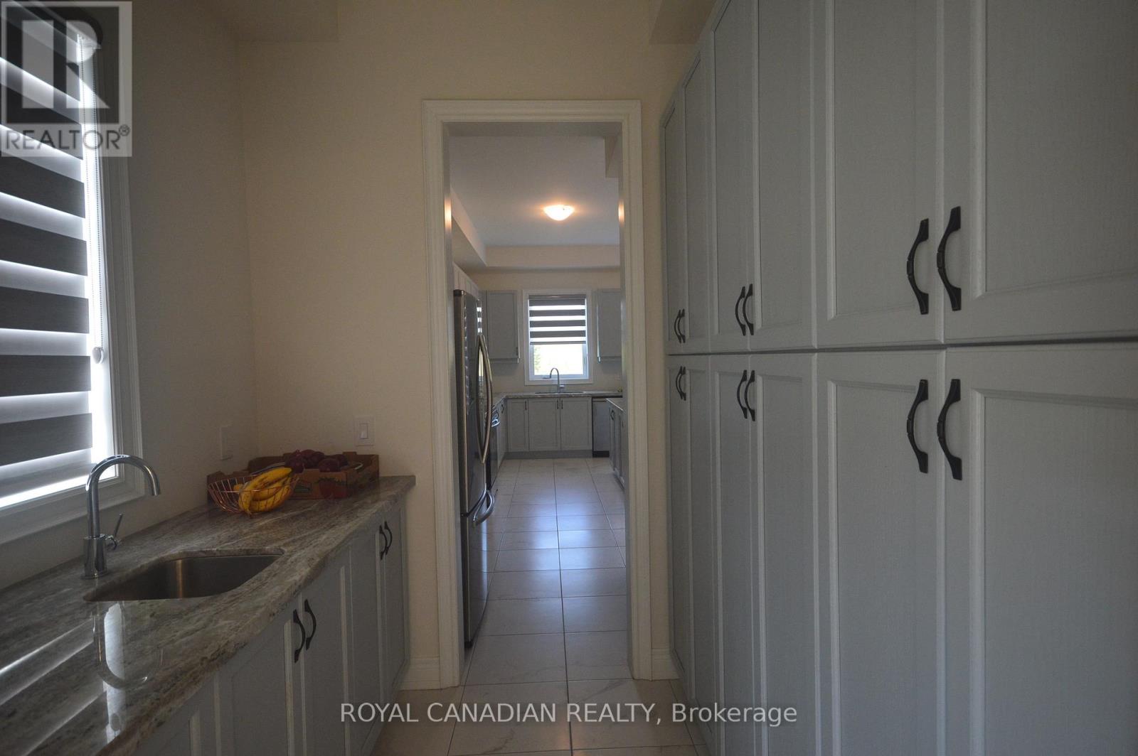 81 Settlers Crescent, Bradford West Gwillimbury, Ontario  L3Z 4N3 - Photo 23 - N12451743