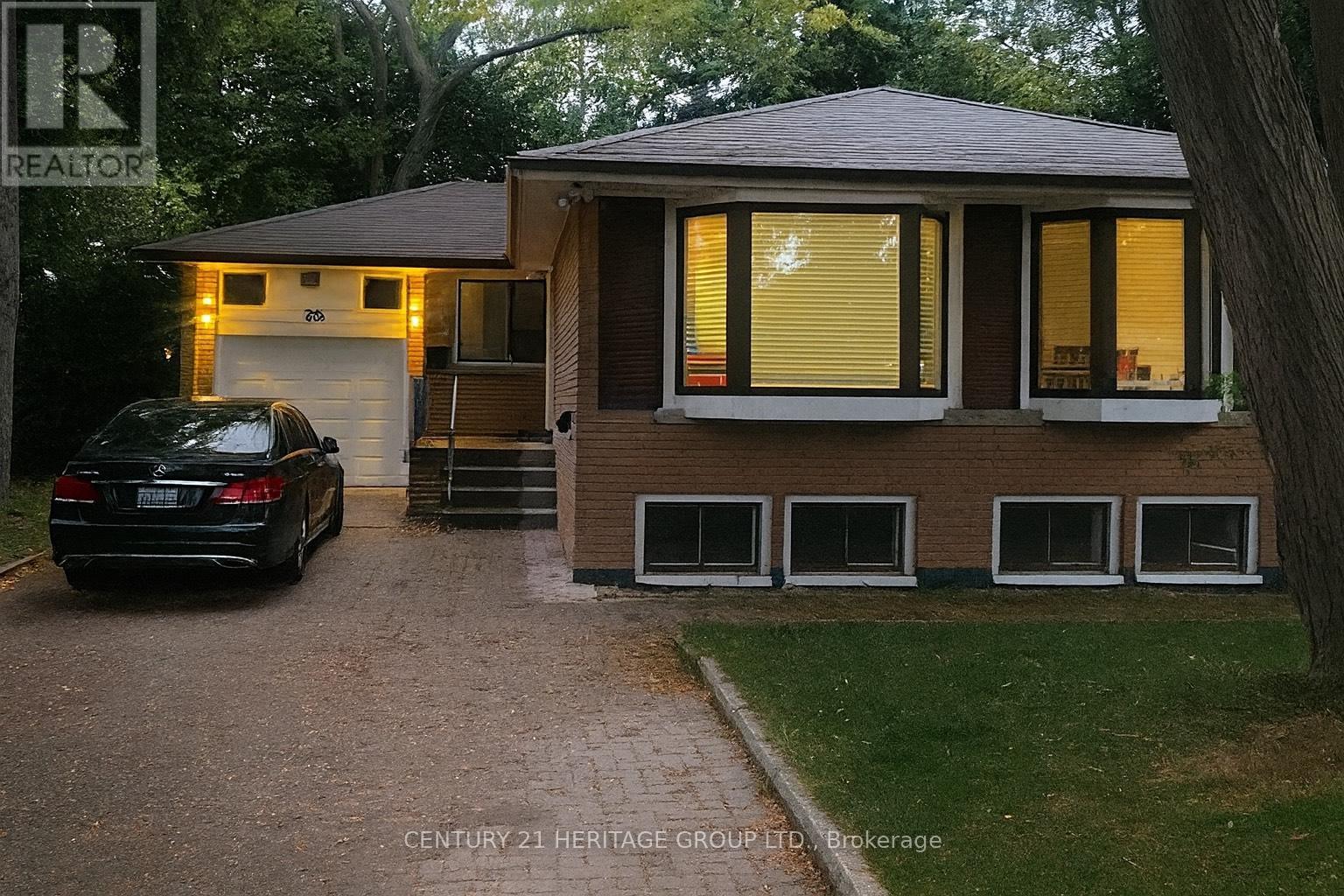 Bsmt - 39 Cartier Crescent, Richmond Hill, Ontario  L4C 2M9 - Photo 1 - N12451777