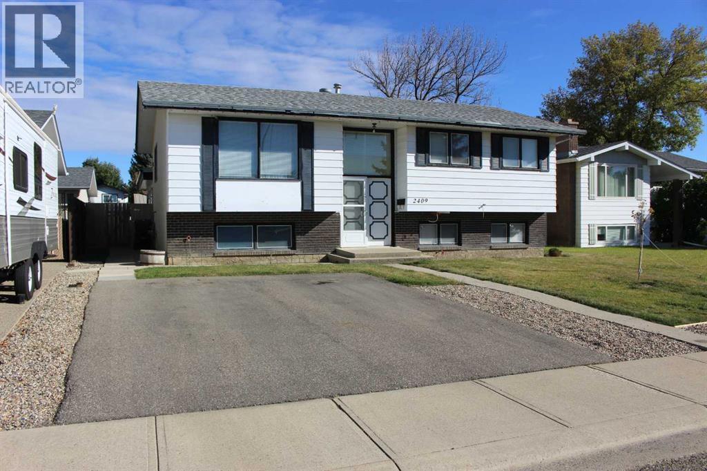 2409 17 Street N, Lethbridge, Alberta  T1H 4P8 - Photo 1 - A2262846