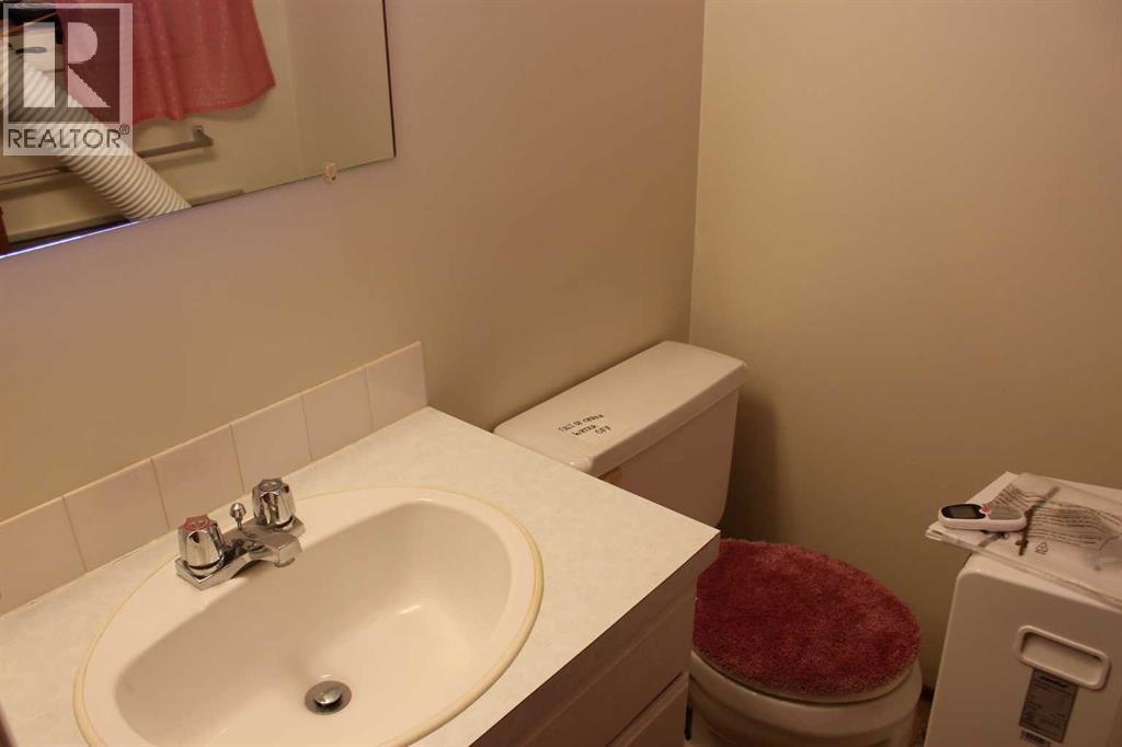 2409 17 Street N, Lethbridge, Alberta  T1H 4P8 - Photo 10 - A2262846