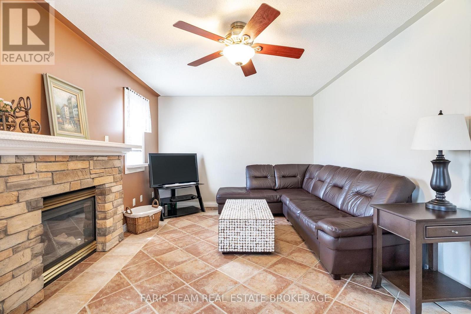17 Nicole Marie Avenue, Barrie, Ontario  L4M 6Z1 - Photo 13 - S12451741