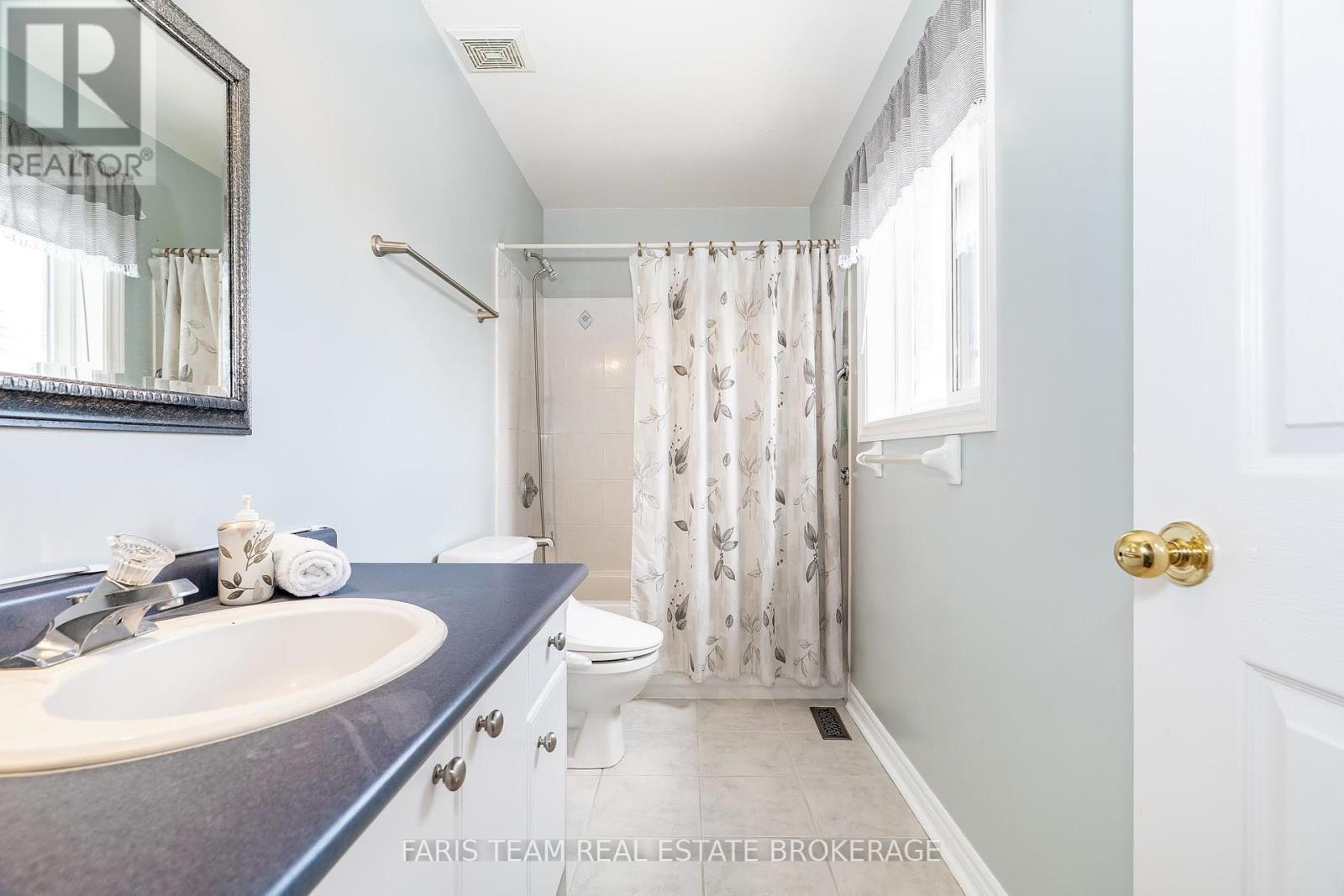 17 Nicole Marie Avenue, Barrie, Ontario  L4M 6Z1 - Photo 18 - S12451741