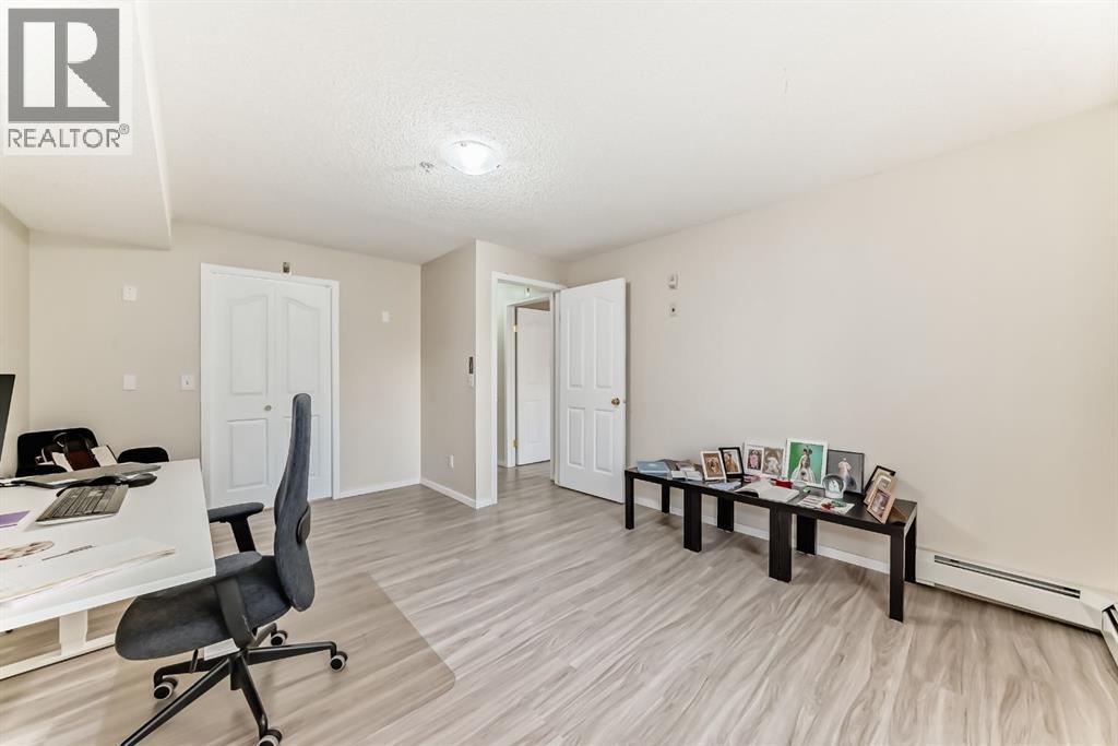 208, 4000 Somervale Court Sw, Calgary, Alberta  T2Y 4J3 - Photo 4 - A2263053