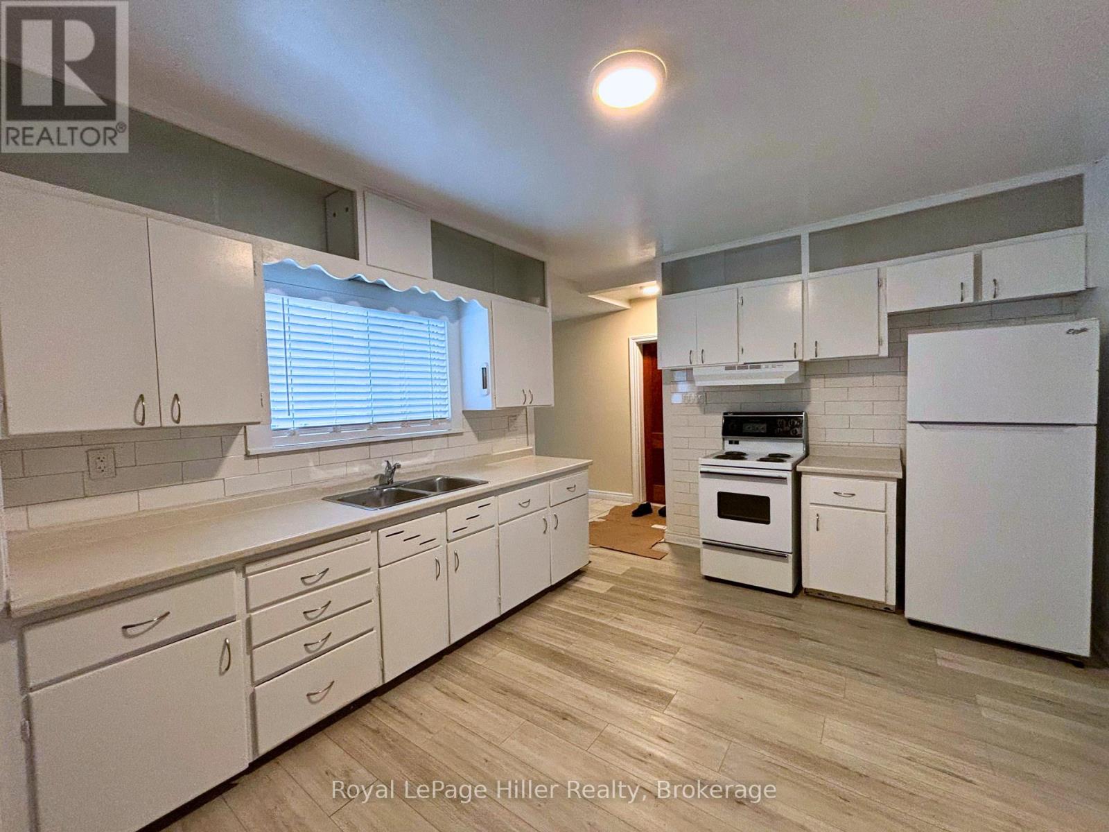 180 Charles Street, Stratford, Ontario  N5A 5Y2 - Photo 5 - X12451797