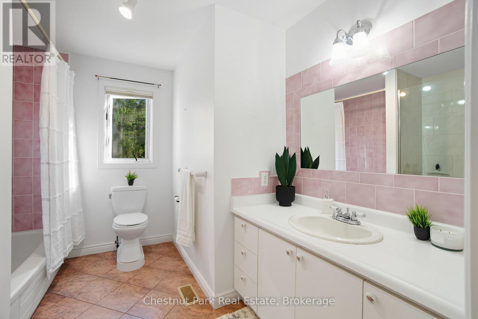 14 Dickie Street, Lake Of Bays, Ontario  P0B 1A0 - Photo 22 - X12451822