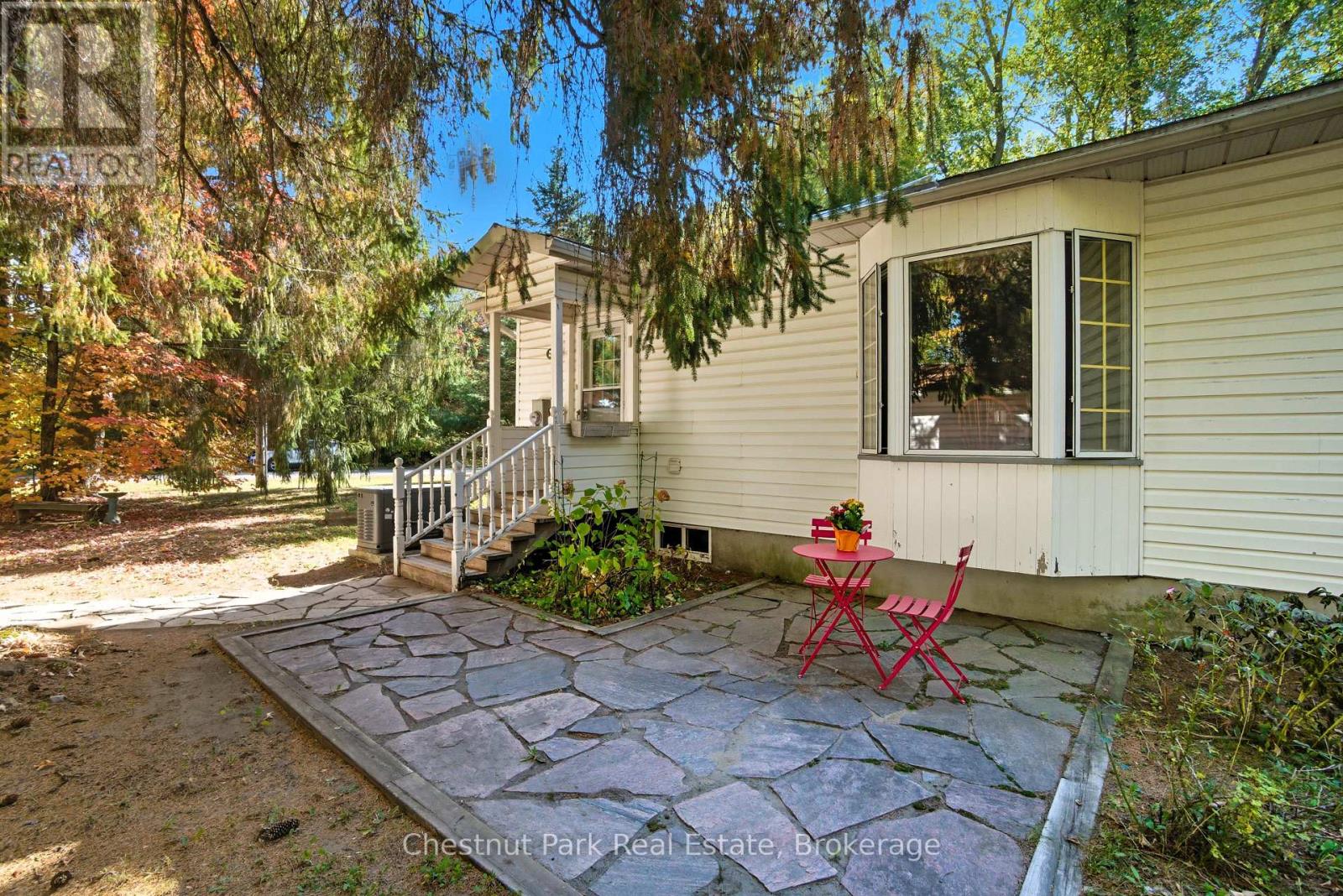 14 Dickie Street, Lake Of Bays, Ontario  P0B 1A0 - Photo 4 - X12451822