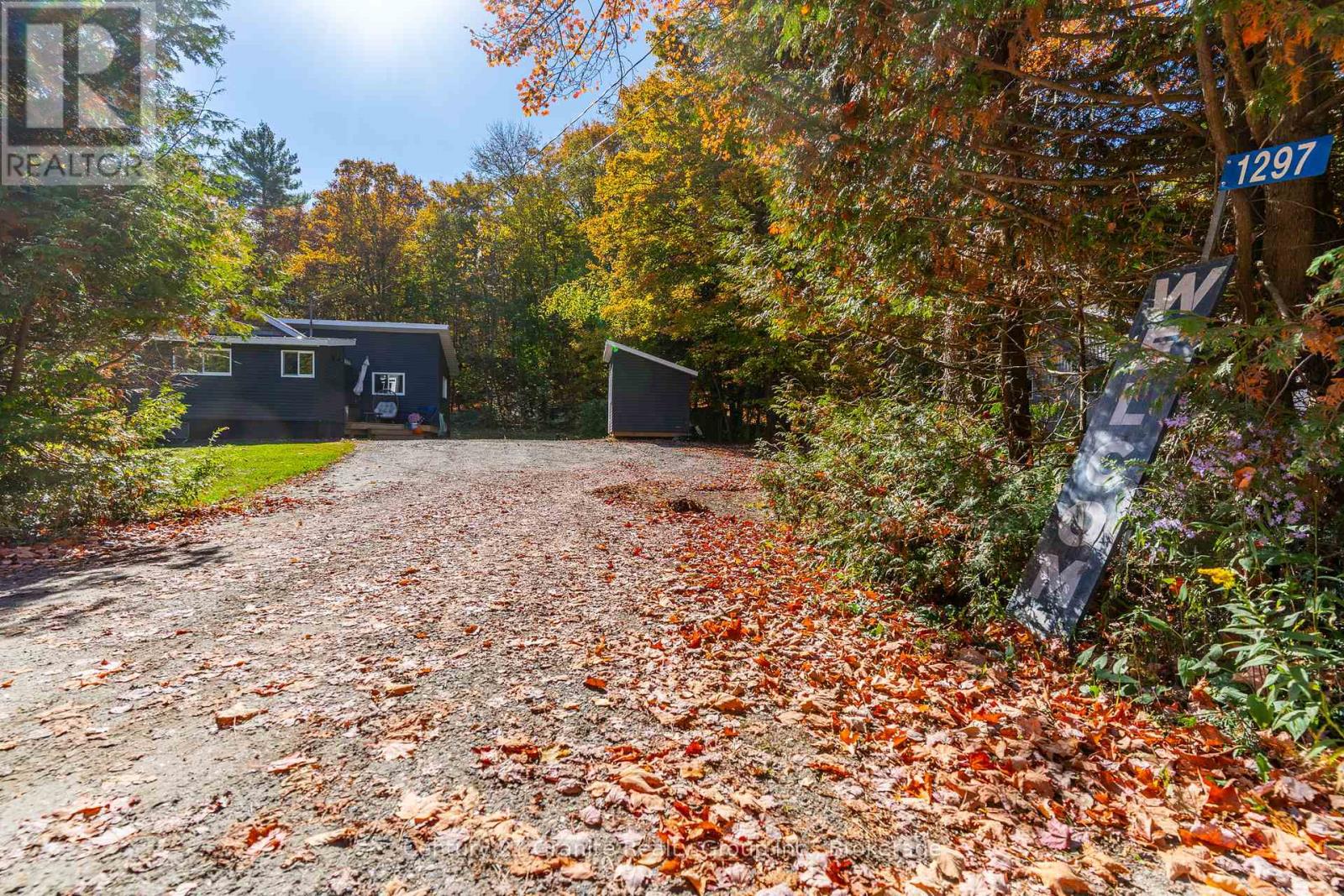 1297 Hamilton Road, Minden Hills, Ontario  K0M 2K0 - Photo 2 - X12451867