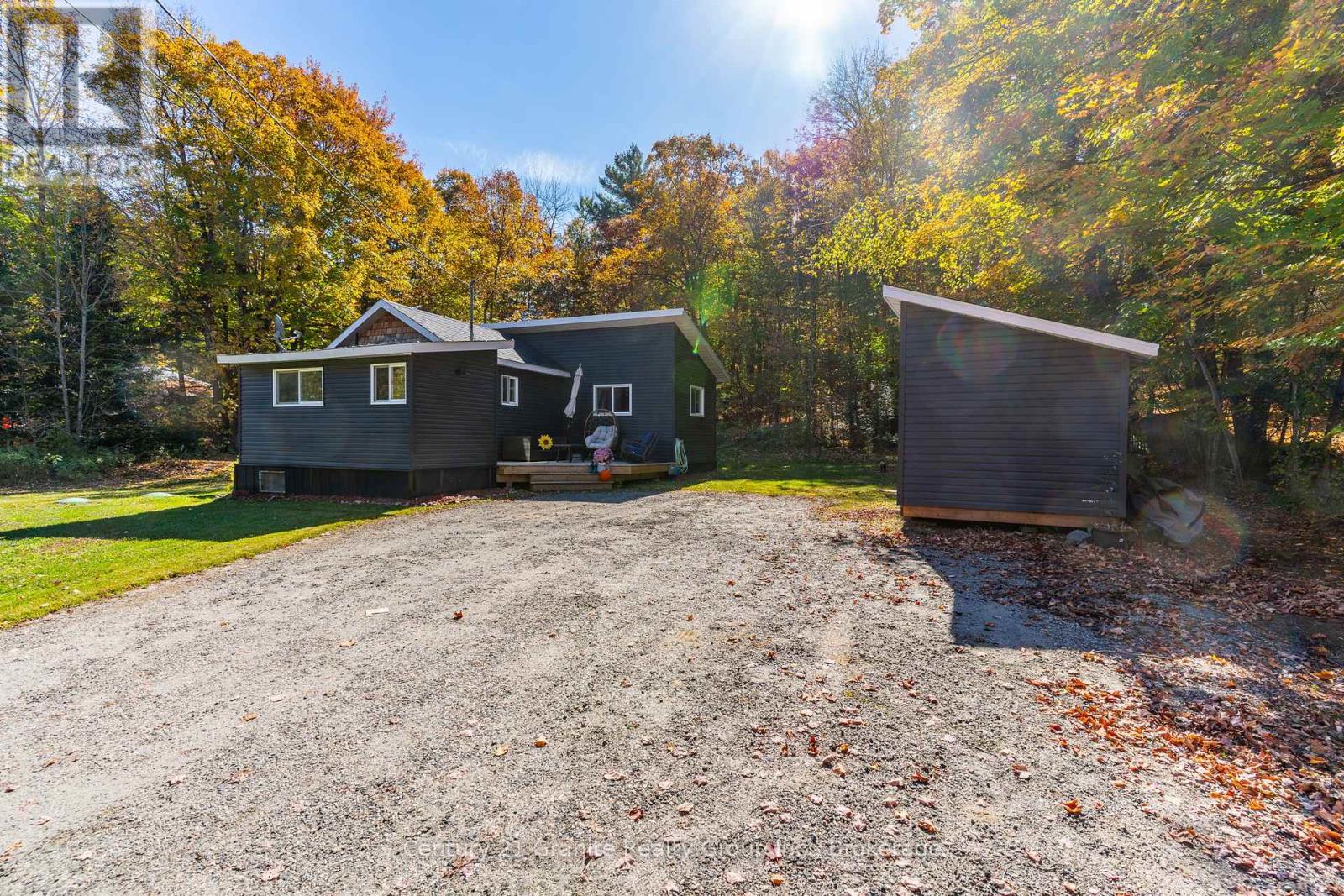 1297 Hamilton Road, Minden Hills, Ontario  K0M 2K0 - Photo 4 - X12451867