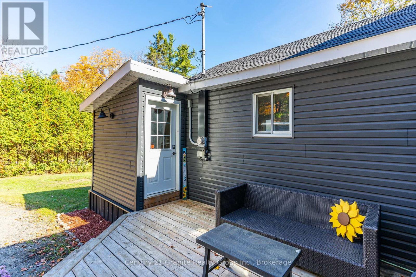 1297 Hamilton Road, Minden Hills, Ontario  K0M 2K0 - Photo 5 - X12451867